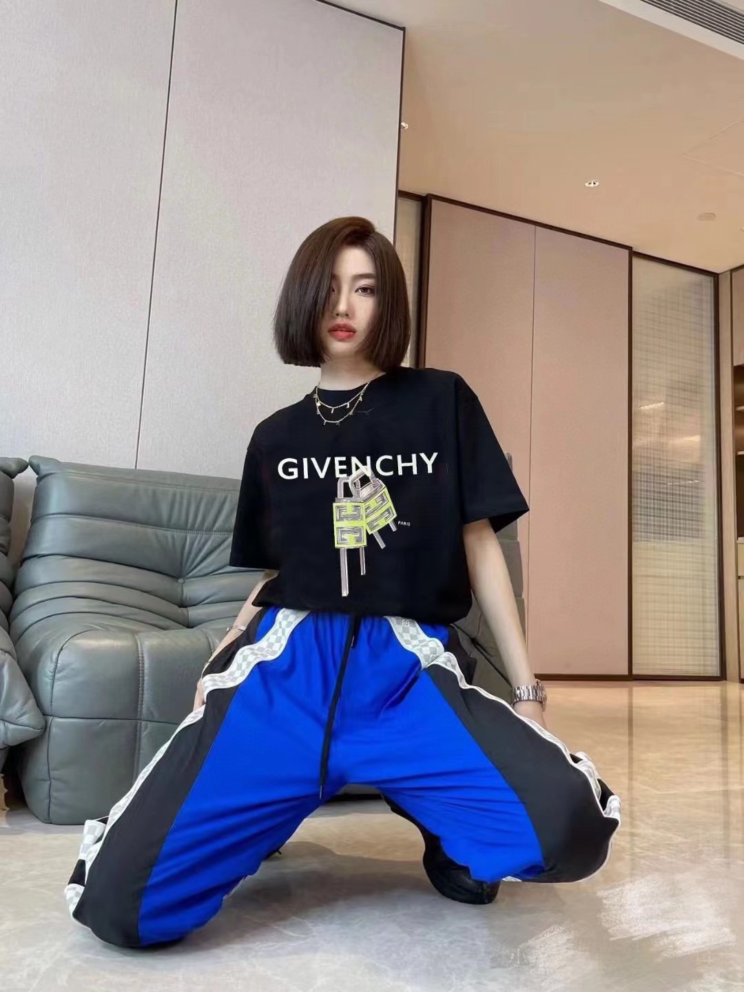 GivenchyGivenchy 23ss Lock head print short sleeve upper body effect