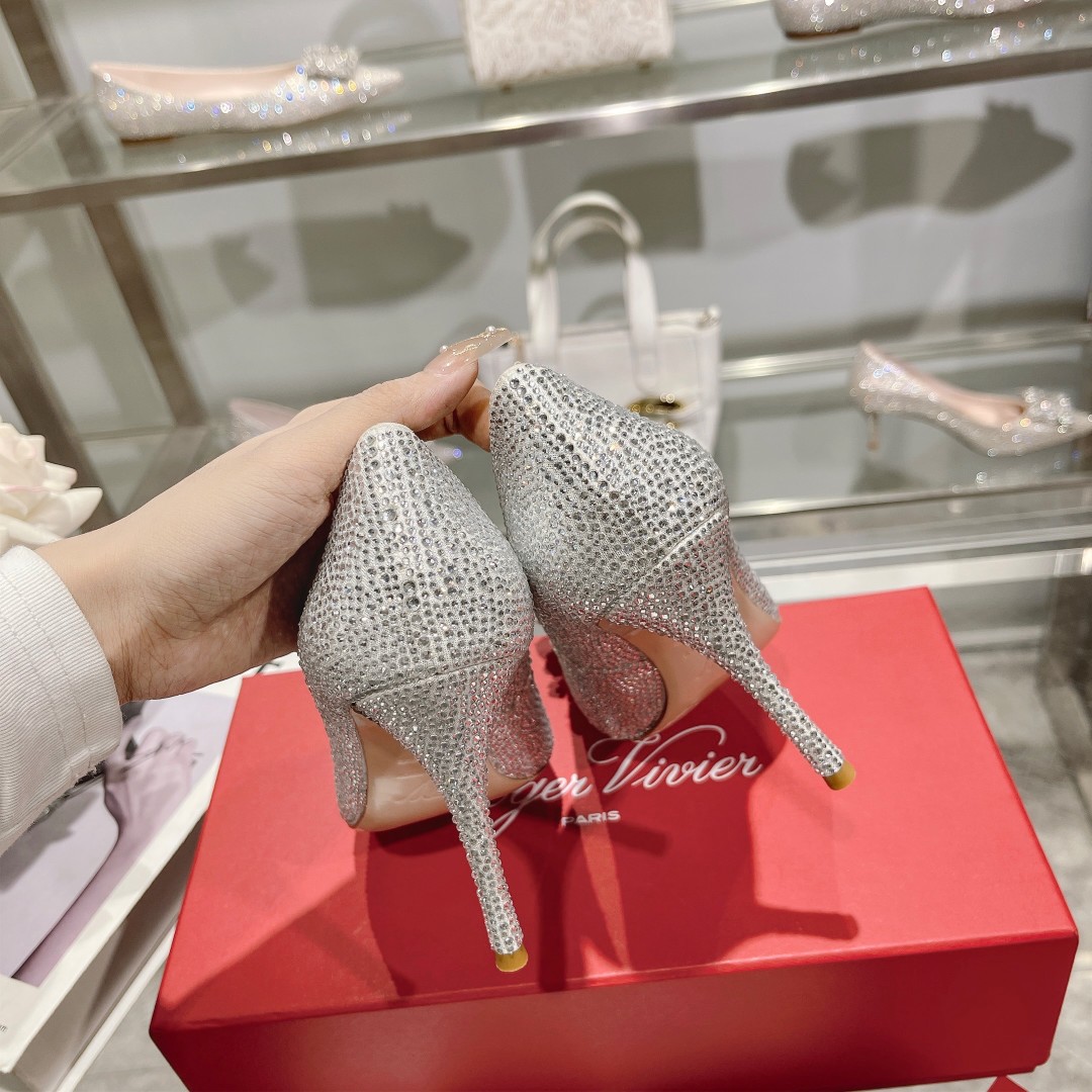 Roger Vivier’s Iconic Flower Strass High Heels for Powerful Women - 图片 9
