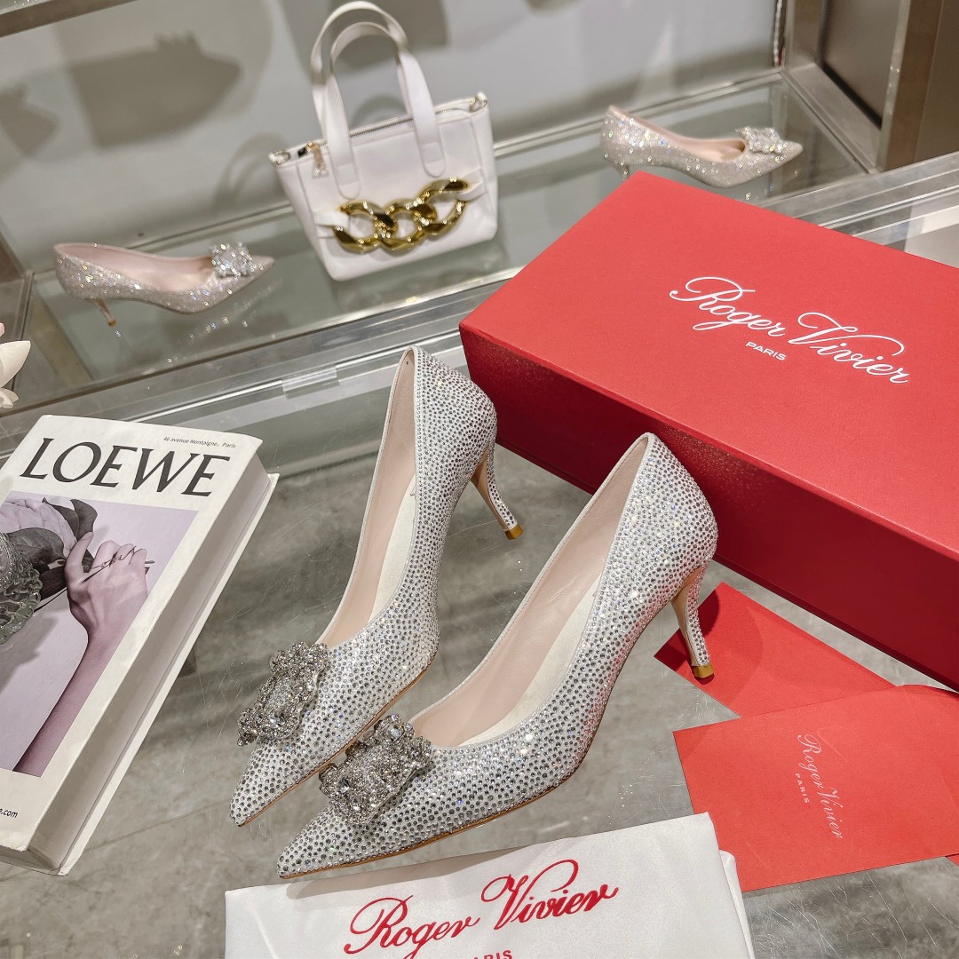 Roger Vivier: Empowering Women Through Glamorous High Heels - 图片 2