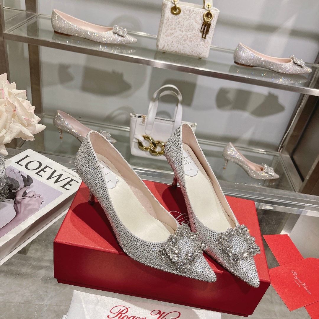 Roger Vivier: Empowering Women Through Glamorous High Heels - 图片 5