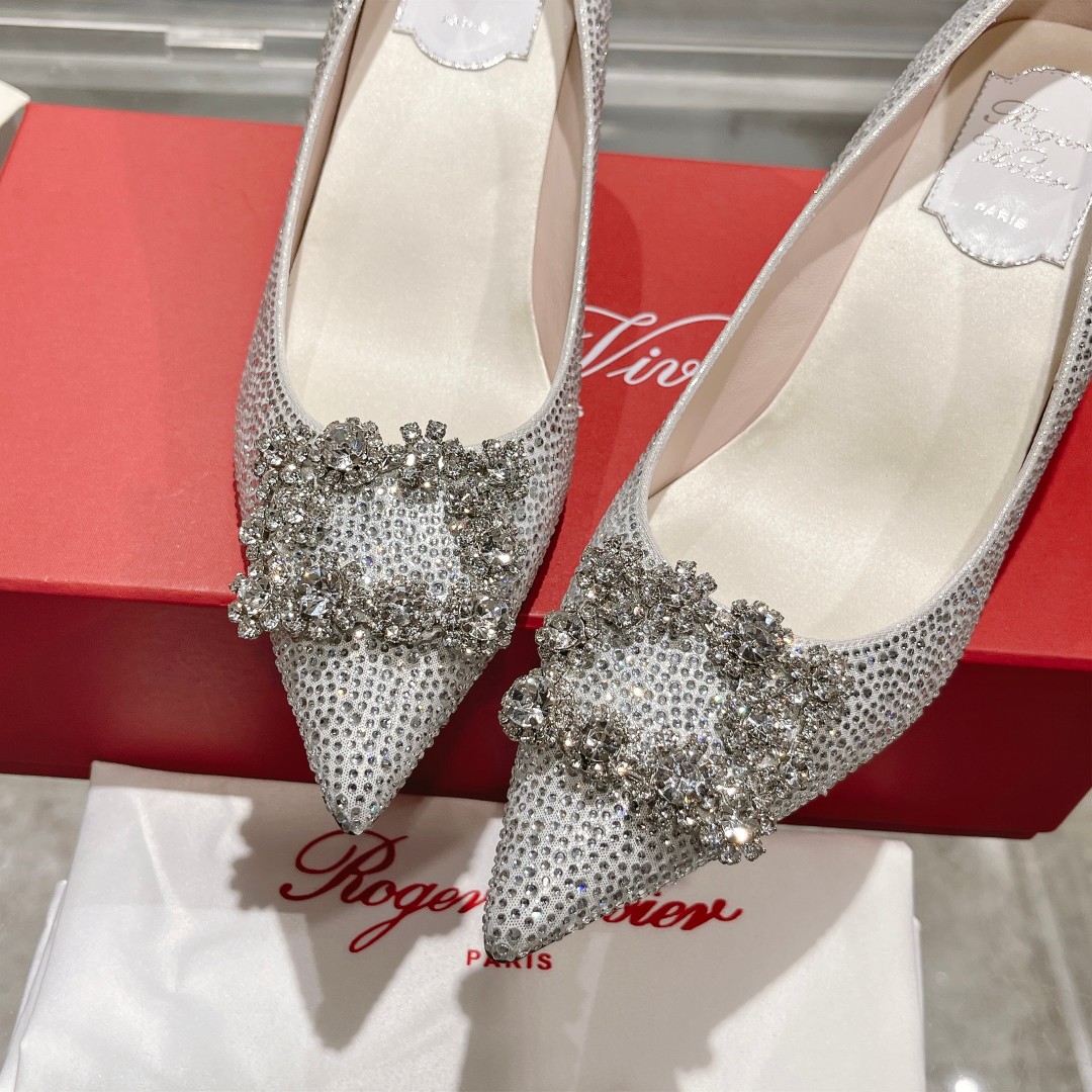 Roger Vivier: Empowering Women Through Glamorous High Heels - 图片 7