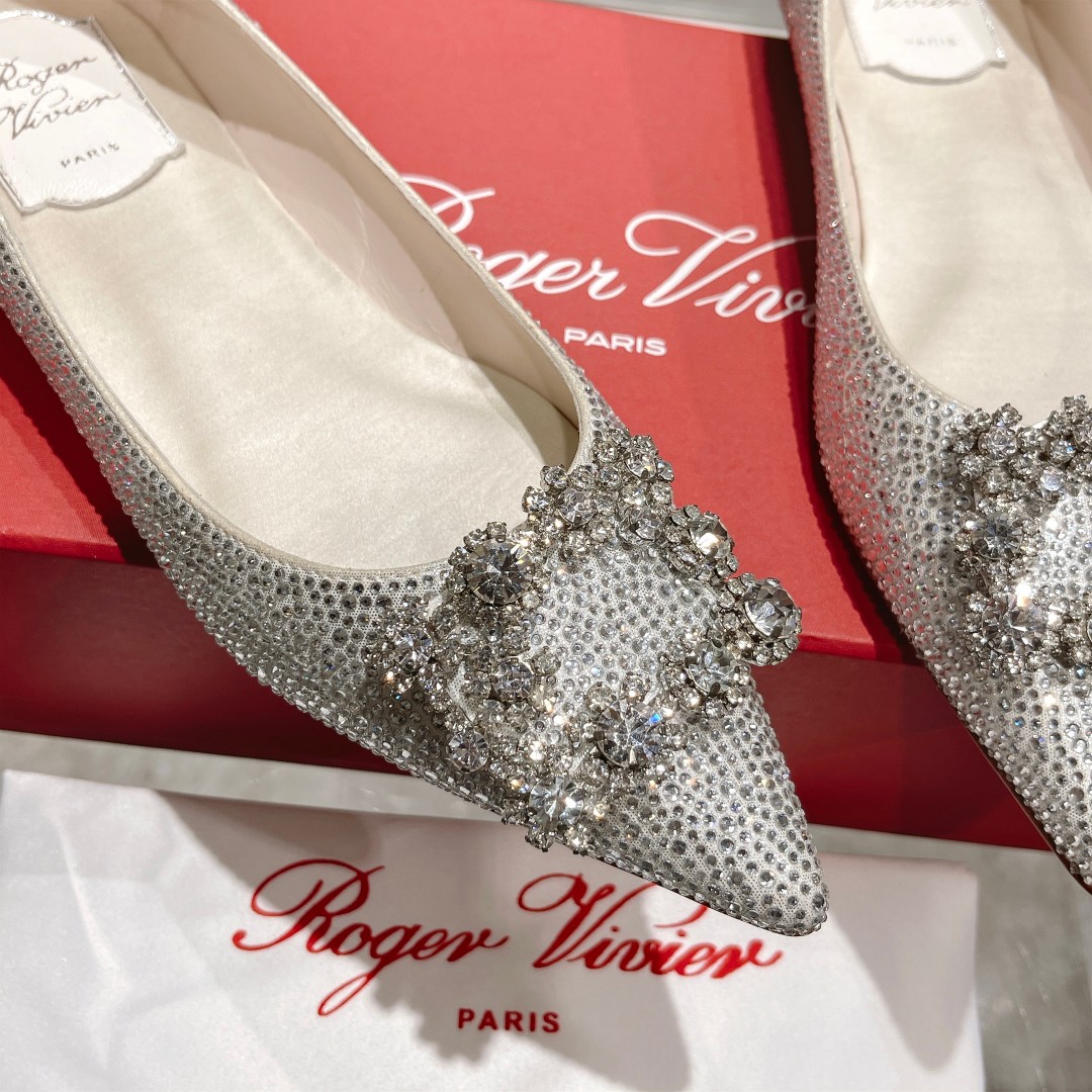 Roger Vivier: Empowering Women with Glamorous Flower Strass High Heels - 图片 9