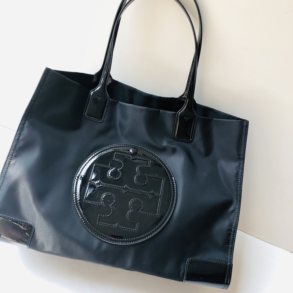 Tory Burch ～ ～新款 ，这是黑色，款号0078大号，大小号 ，新logo 新里布
