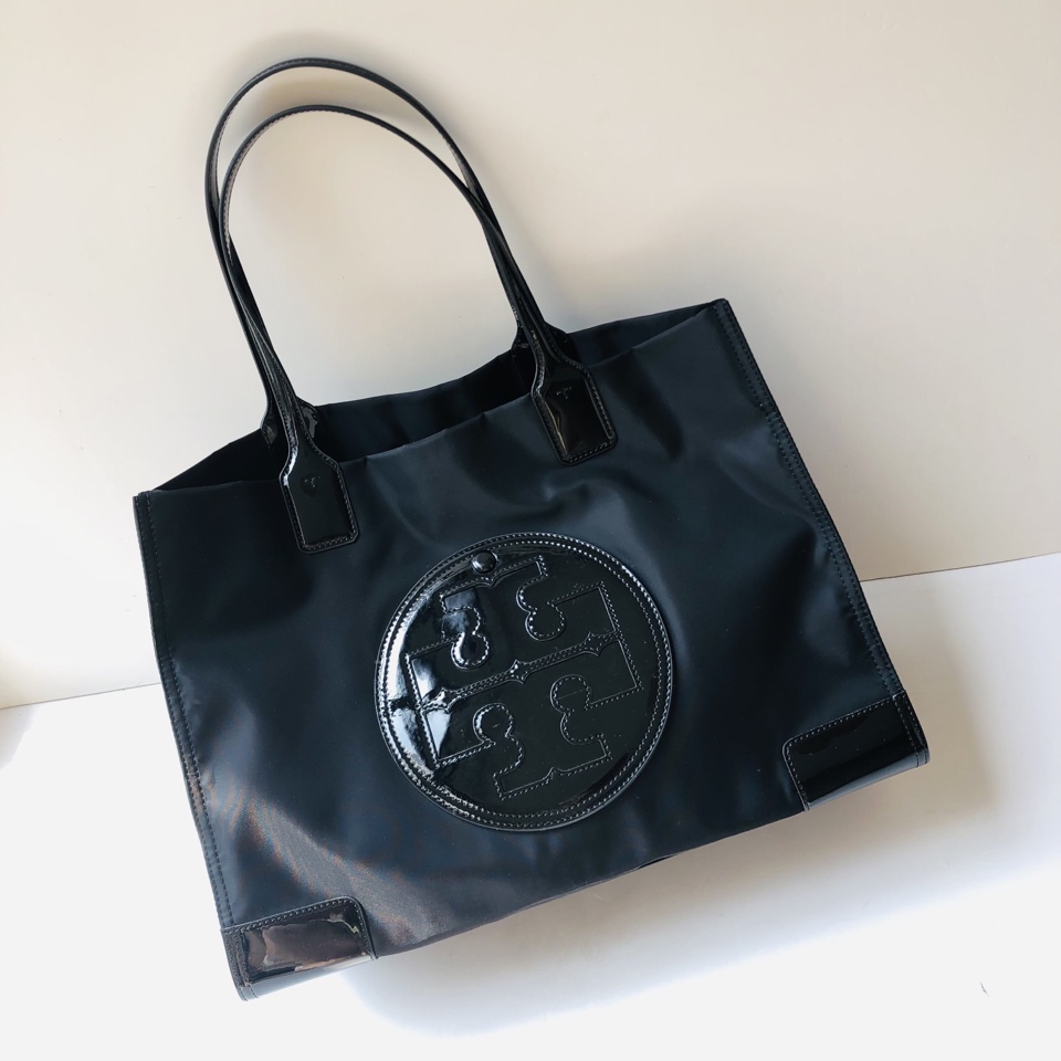 Tory Burch ～ ～新款 ，这是黑色，款号0078大号，大小号 ，新logo 新里布