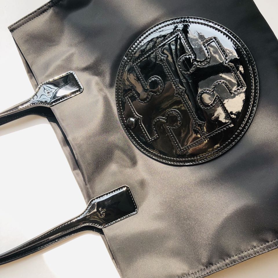 Tory Burch ～ ～新款 ，这是黑色，款号0078大号，大小号 ，新logo 新里布