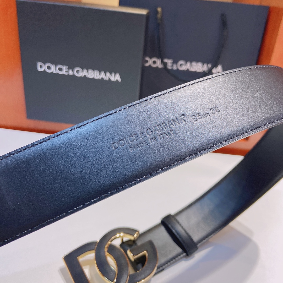 D&G杜嘉班纳双面小牛皮腰带缀以电镀
