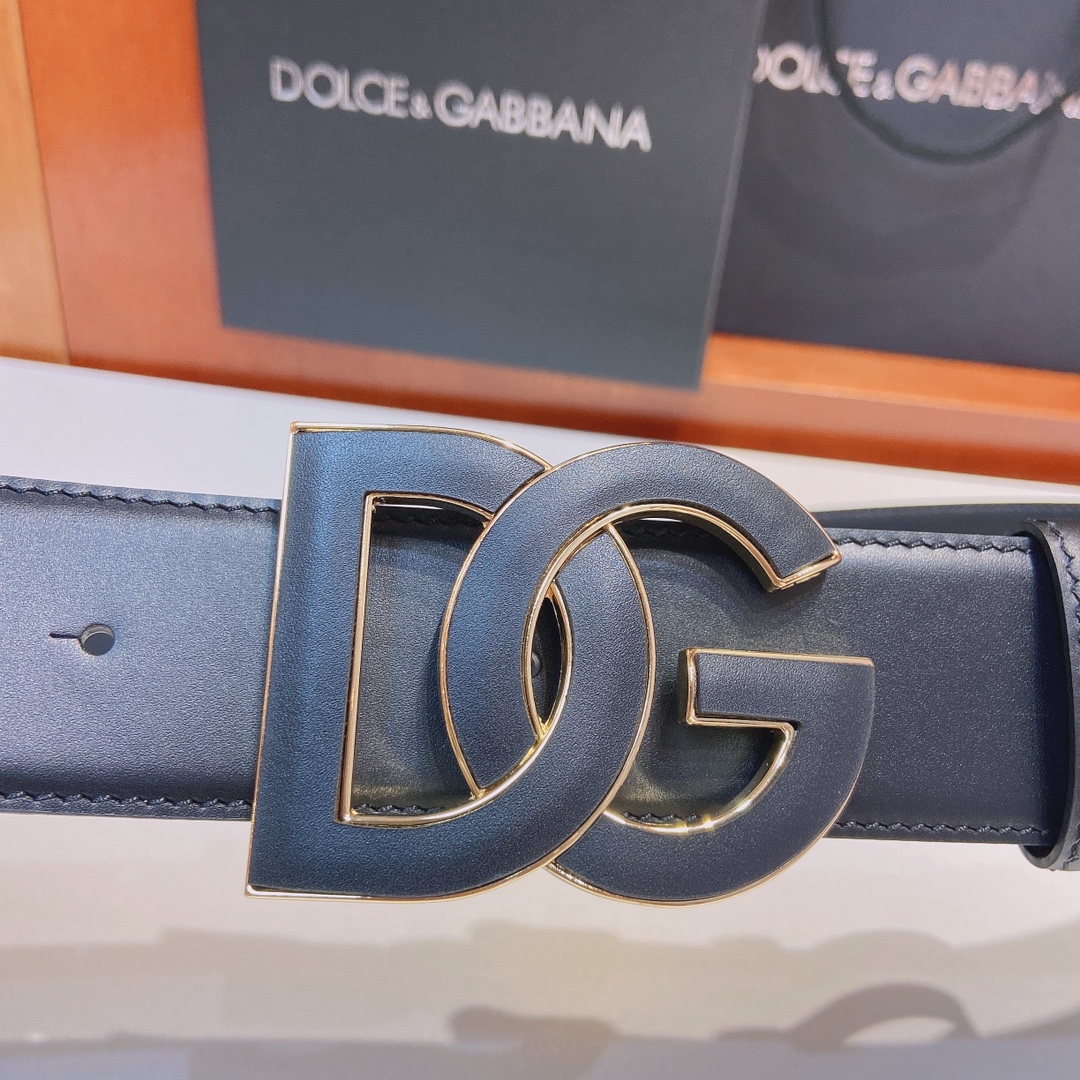 D&G杜嘉班纳双面小牛皮腰带缀以电镀