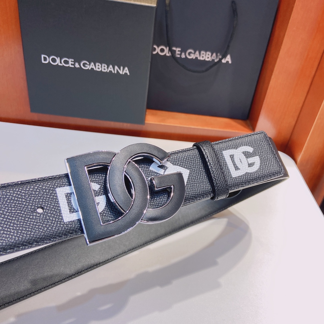 D&G杜嘉班纳双面小牛皮腰带缀以电镀