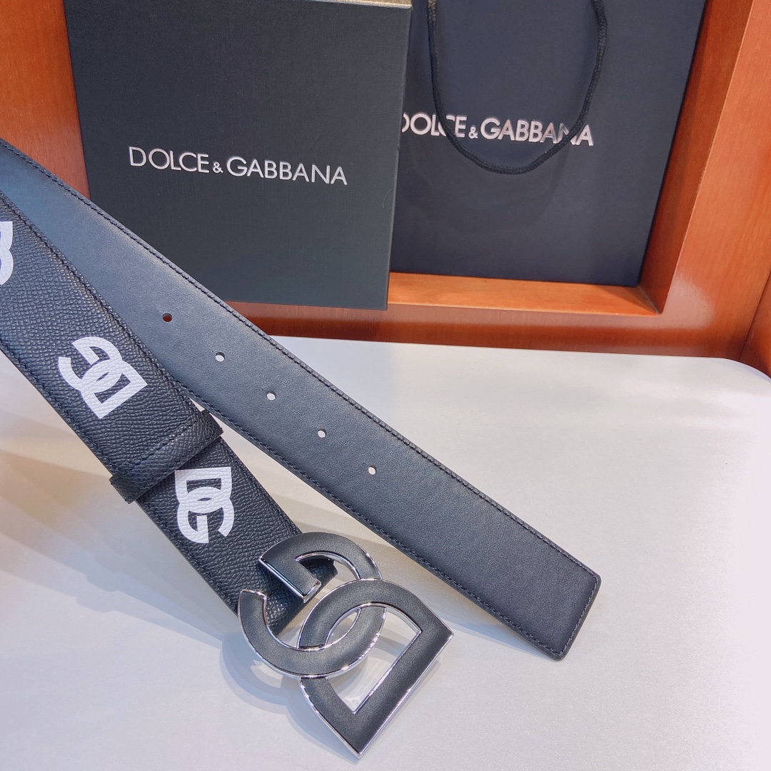 D&G杜嘉班纳双面小牛皮腰带缀以电镀