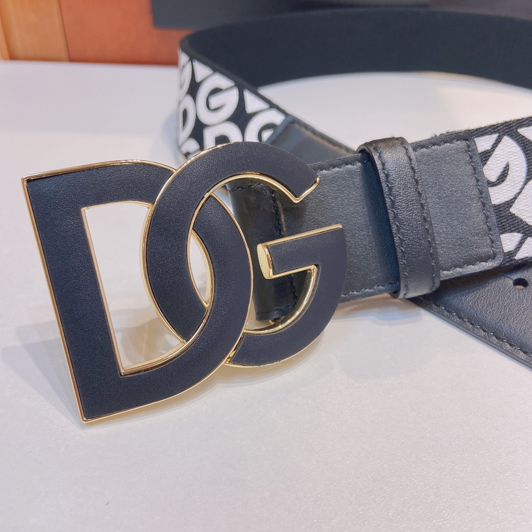 D&G杜嘉班纳双面小牛皮腰带缀以电镀