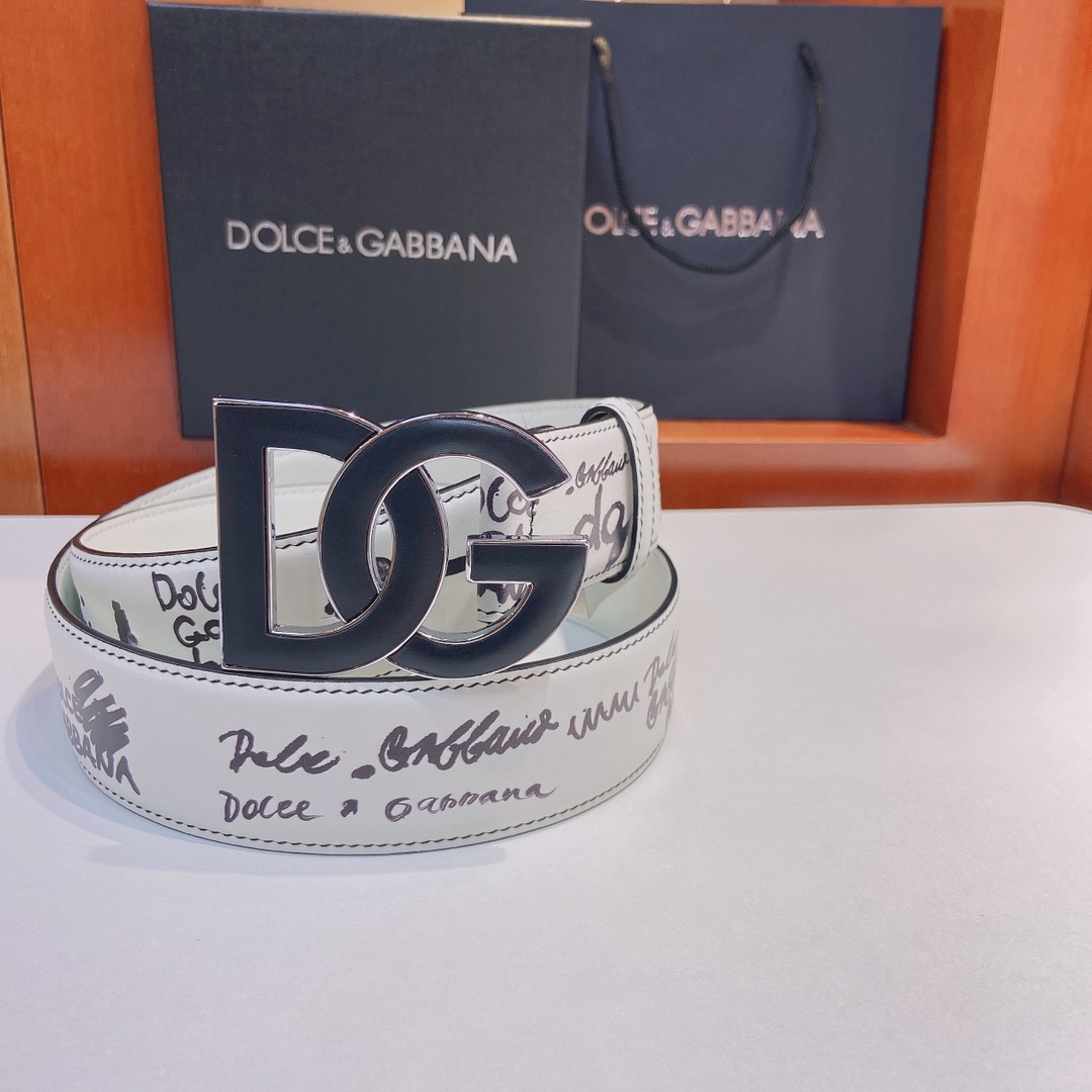 D&G杜嘉班纳双面小牛皮腰带缀以电镀