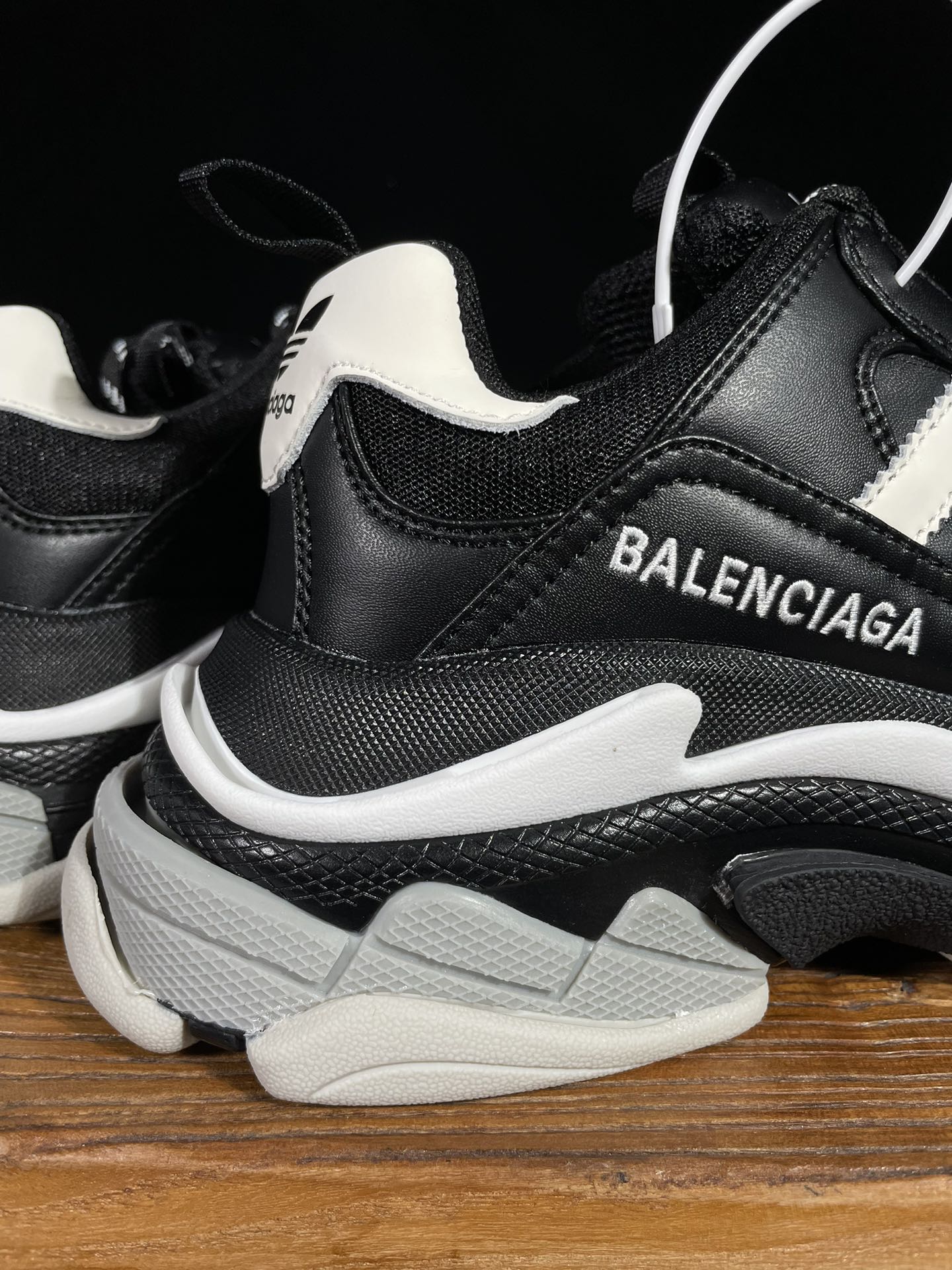 巴黎2代联名阿迪达斯 黑白Balenciaga Triple S x Ad 阿迪达斯跨界奢侈品联名款 巴