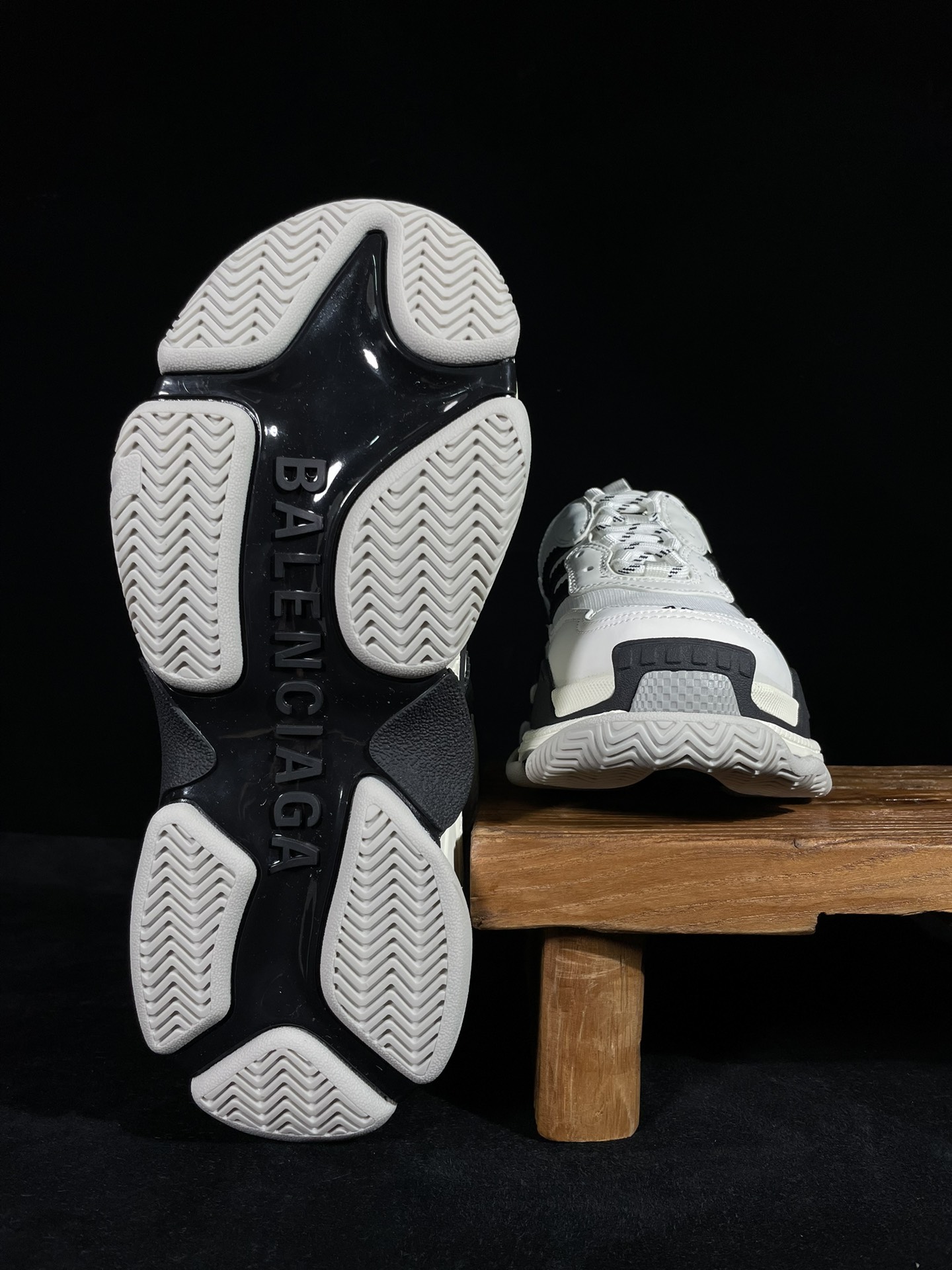 巴黎2代联名阿迪达斯 白黑Balenciaga Triple S x Ad 阿迪达斯跨界奢侈品联名款 巴