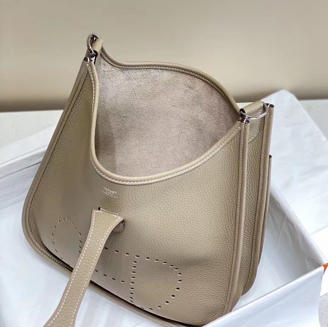 Hermes Evelyne 29 Shoulder Bag, Crossbody, Classic H Cutout, Dove Grey 8 i1684815922 1568 6