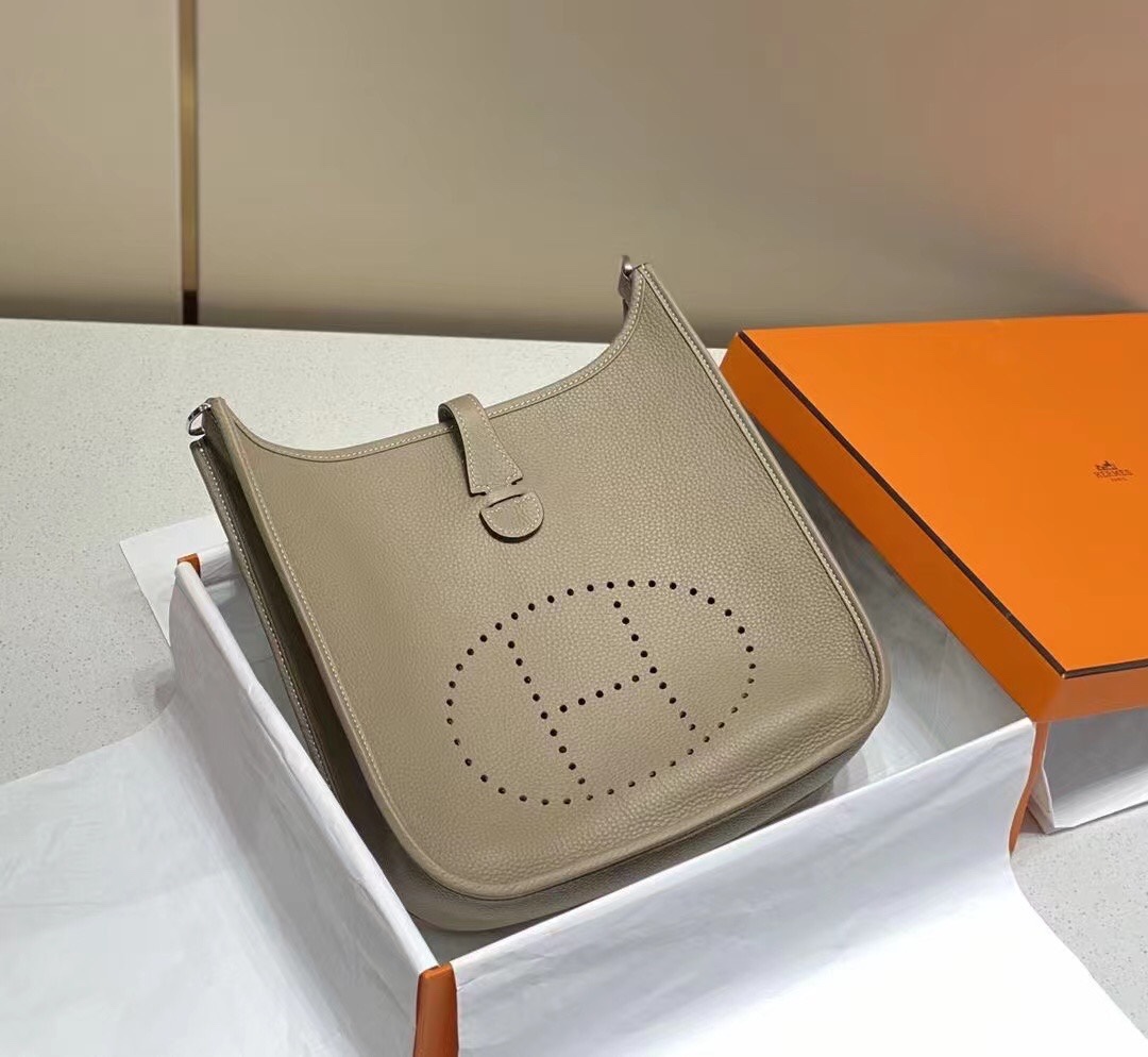 Hermes Evelyne 29 Shoulder Bag, Crossbody, Classic H Cutout, Dove Grey 2 i1684815922 3396 0