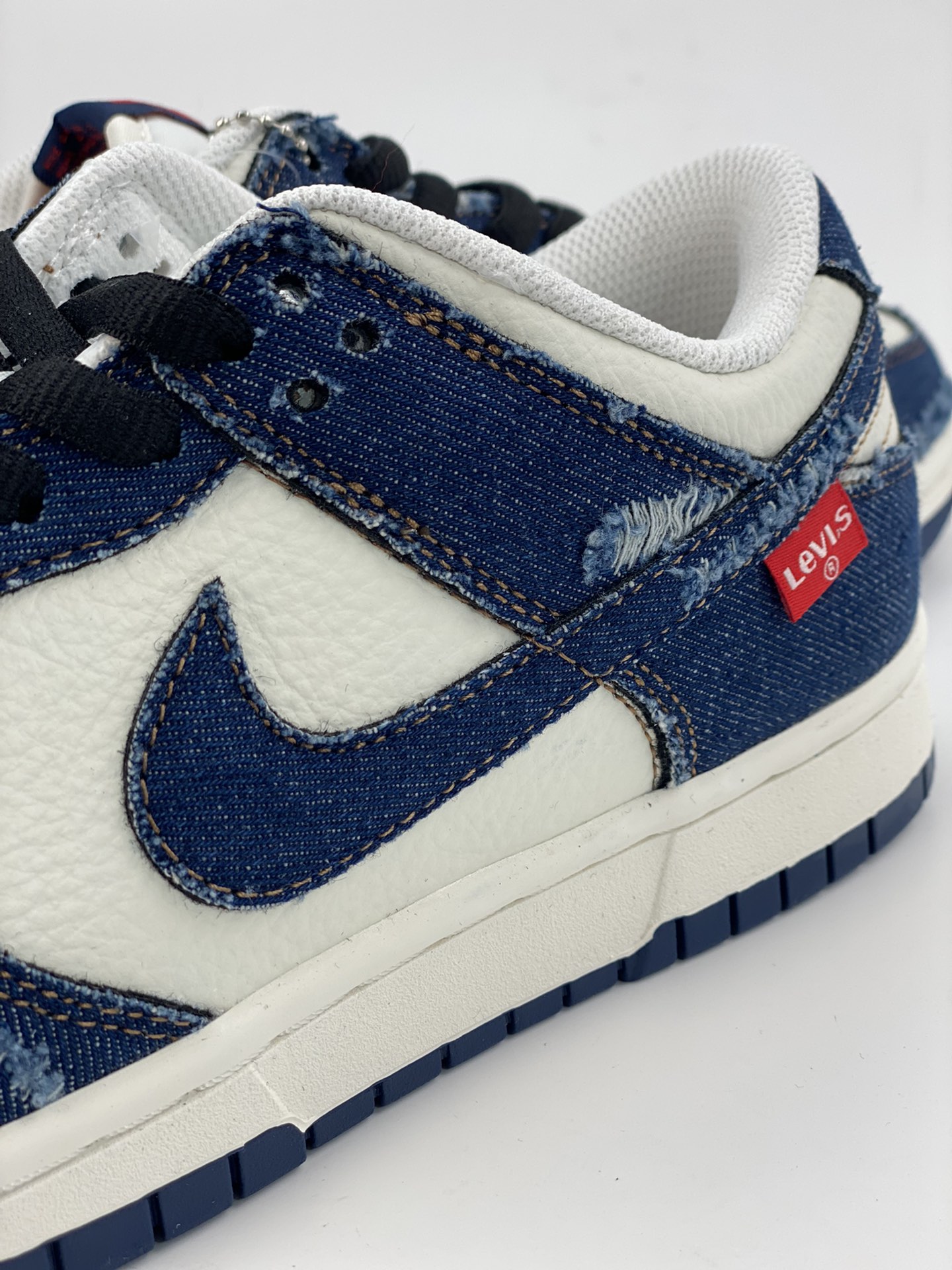 Nike SB Dunk Low Levi's Denim Levi's Joint LE0021-001