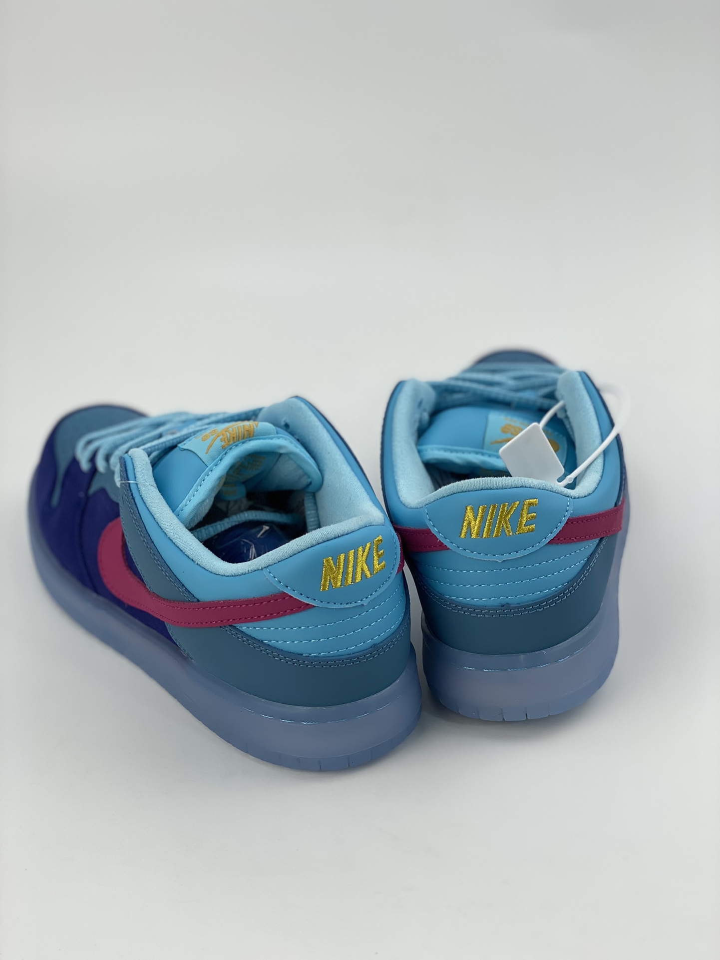 Run The Jewels x Nike SB Dunk Low rap group joint DO9404-400