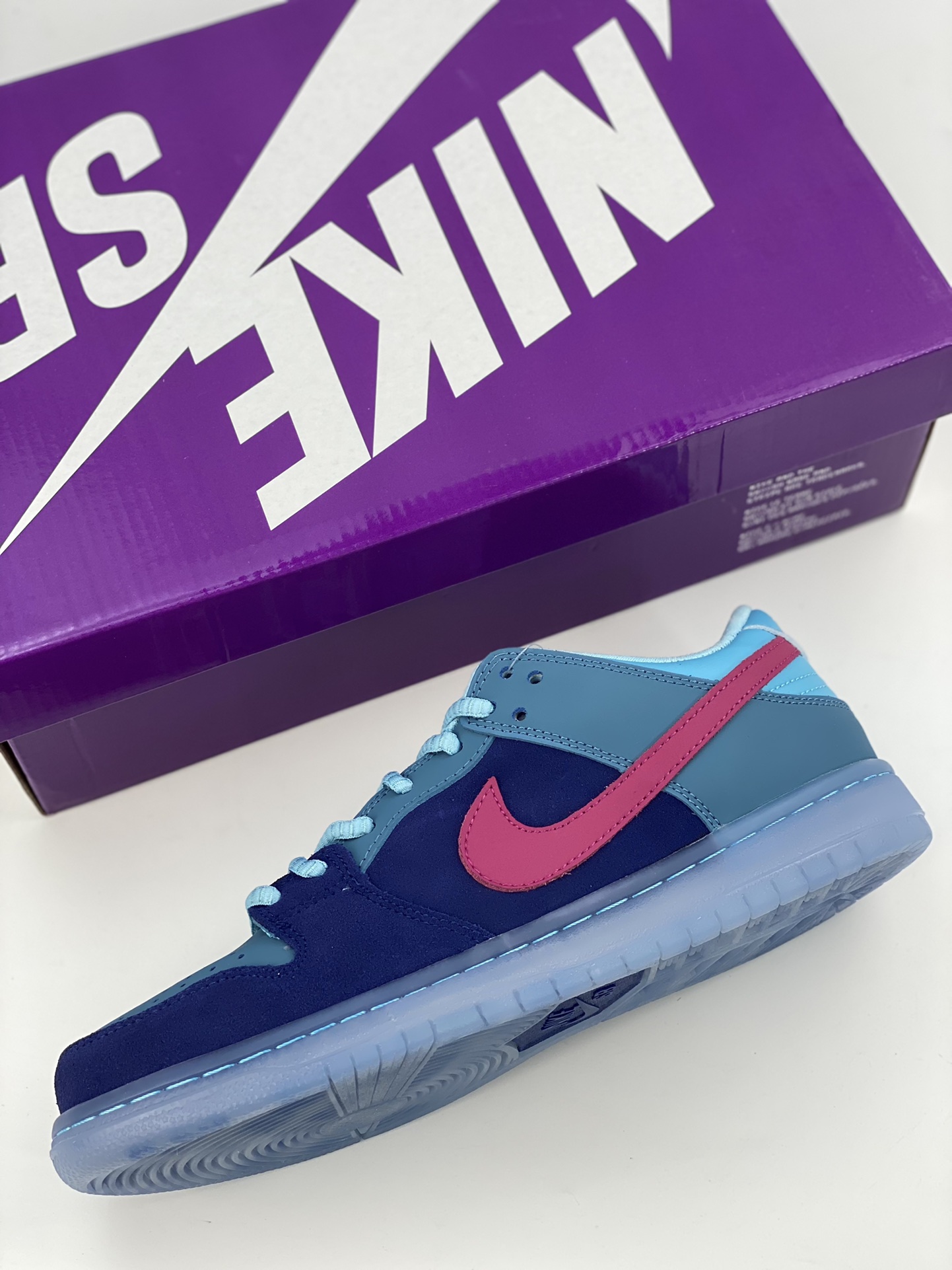 Run The Jewels x Nike SB Dunk Low rap group joint DO9404-400