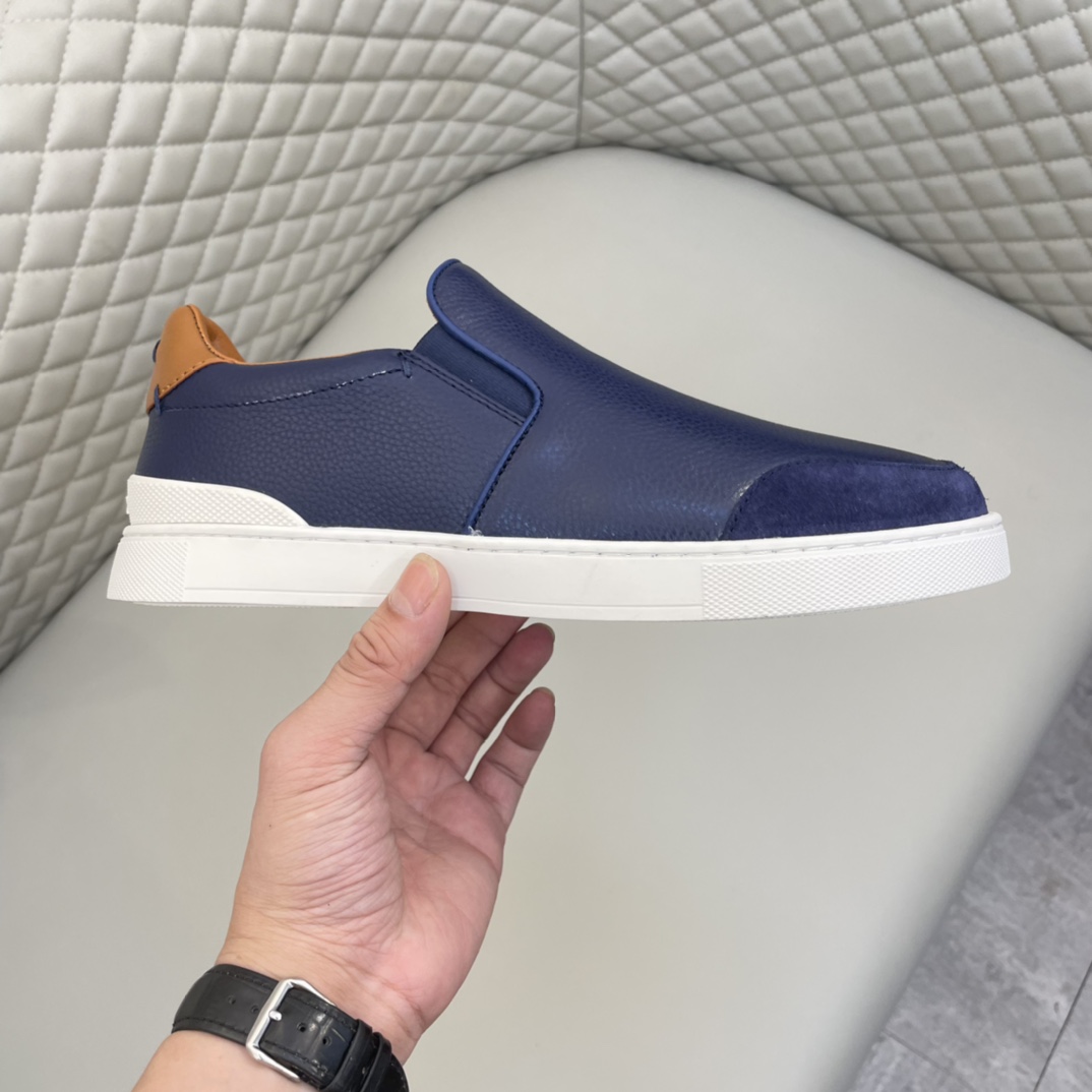 Precio: P200 Calidad de gama alta Marca: Jeni * "Zegna *" un estribo del pie Tamaño: 38-44 (se puede