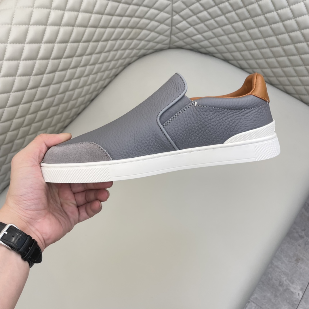 Precio: P200 Calidad de gama alta Marca: Jeni * "Zegna *" un estribo del pie Tamaño: 38-44 (se puede