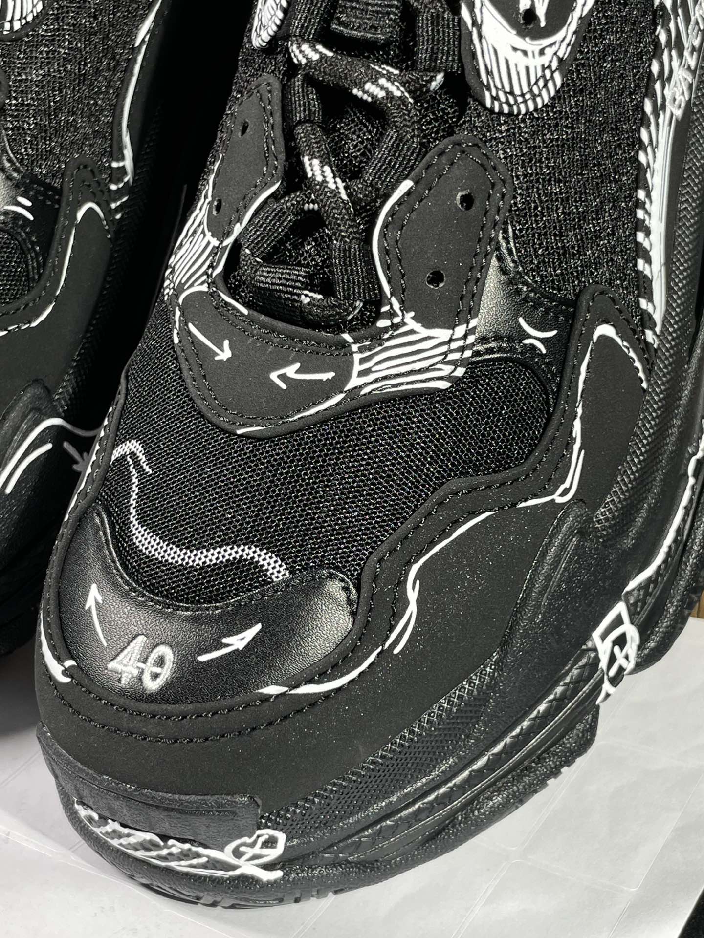 巴黎世家 工厂优势放货，欢迎合作‼️巴黎2代 初代老爹鞋 TPU黑白印刷该有的材料配置、做工工艺和配套配