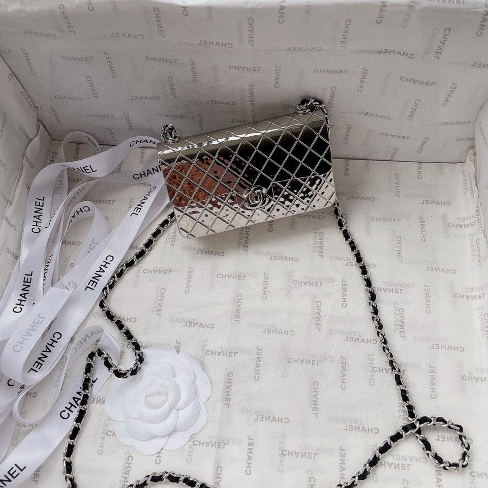 Chanel Taschen Umhängetaschen  & Schultertaschen Silber