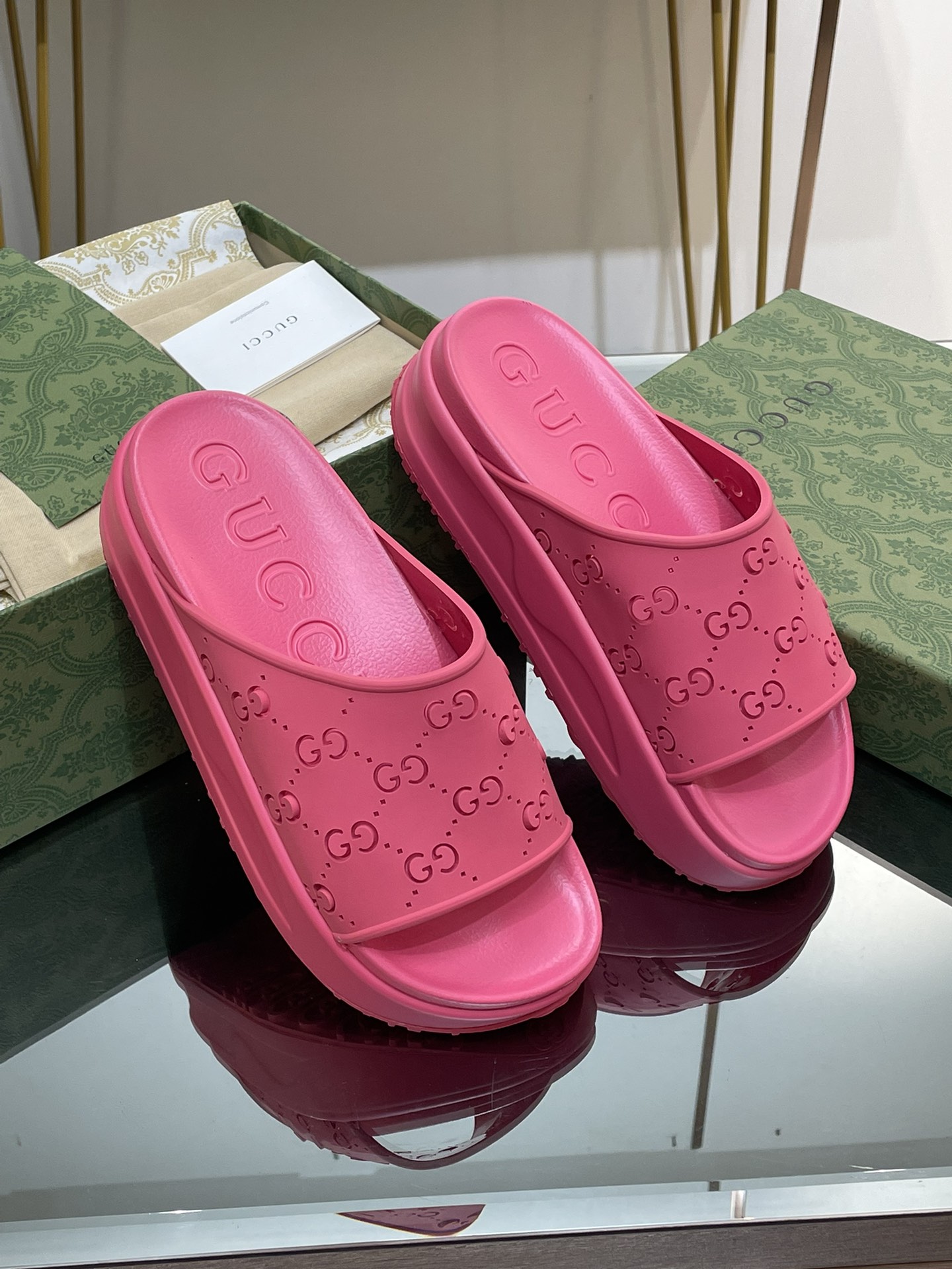 Best Replica 1:1
 Gucci Shoes Sandals Slippers Green Openwork TPU Summer Collection Beach