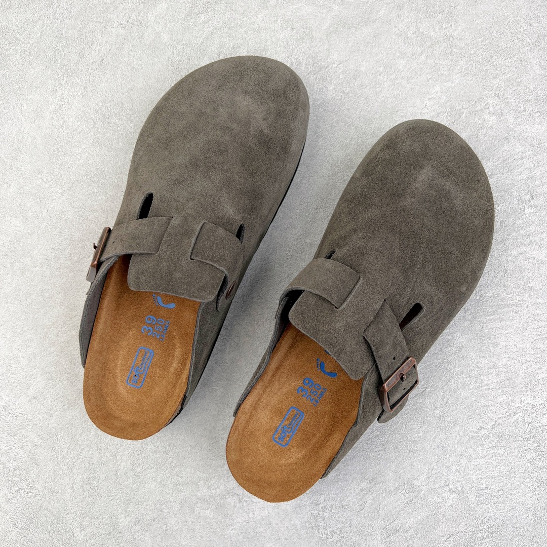 图片[3]-零售💰240 ＃DC Birkenstock Boston VL 勃肯软木底包头拖鞋 天鹅绒般的绒面革赋子休闲的经典外观 四季皆宜 柔软的鞋床采用额外的泡沫缓冲层 提供额外的舒适感和全天支撑 全网独家首发 源于德国的严谨工艺  牛巴戎面 中层松木 EVA 三层组合大底 优质牛皮面料五金扣 出口订单 尺码：35-44 编码：by2936040-运动鞋