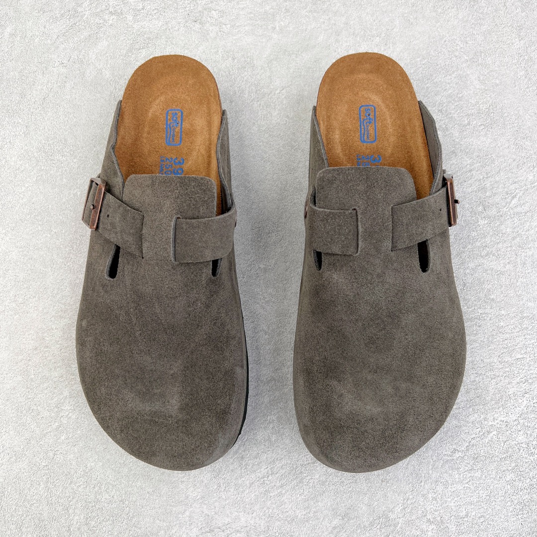 图片[2]-零售💰240 ＃DC Birkenstock Boston VL 勃肯软木底包头拖鞋 天鹅绒般的绒面革赋子休闲的经典外观 四季皆宜 柔软的鞋床采用额外的泡沫缓冲层 提供额外的舒适感和全天支撑 全网独家首发 源于德国的严谨工艺  牛巴戎面 中层松木 EVA 三层组合大底 优质牛皮面料五金扣 出口订单 尺码：35-44 编码：by2936040-运动鞋