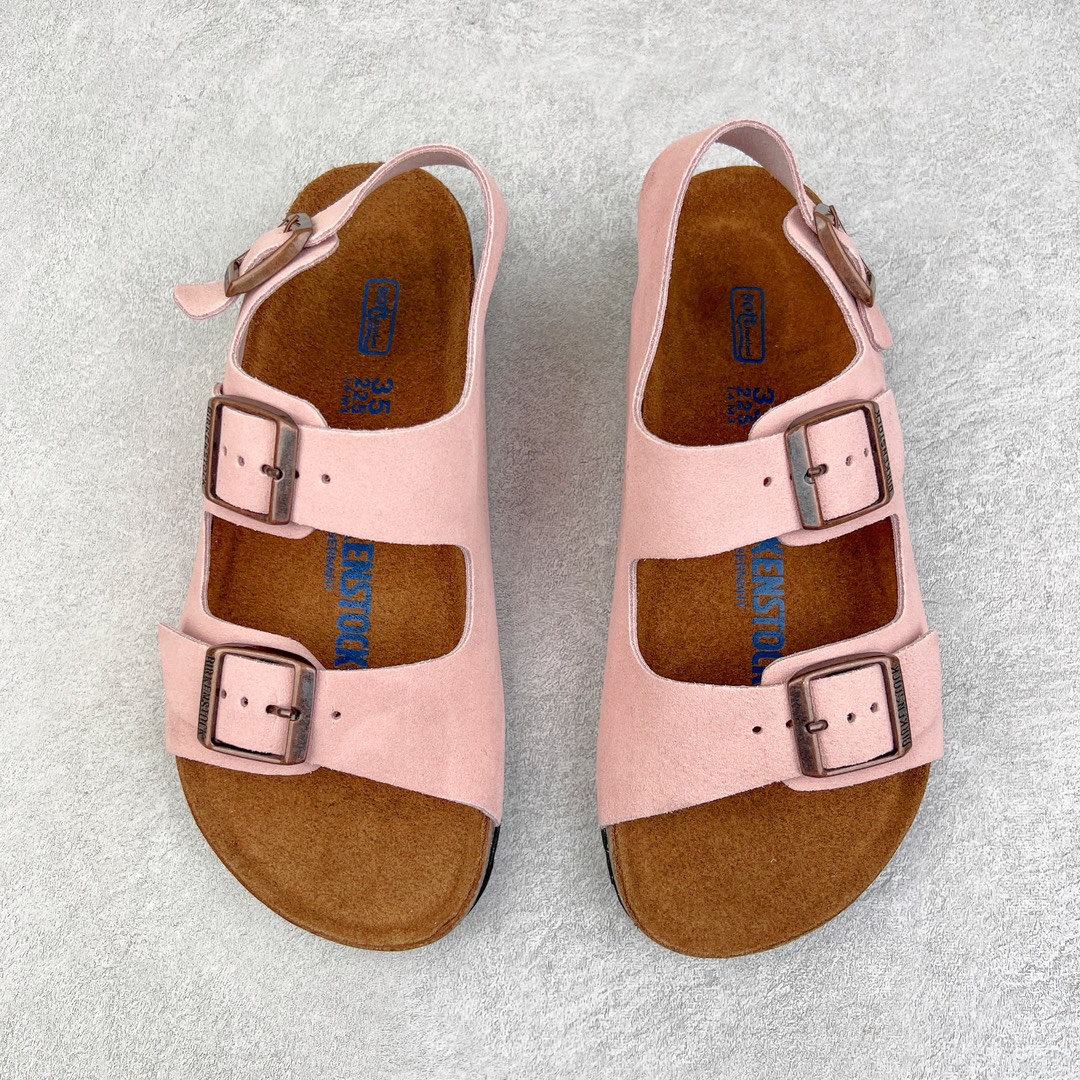 图片[2]-零售💰240 ＃DC Birkenstock Arizona 系列勃肯皮革绒面双扣时尚凉拖鞋 牛皮绒面革质地柔软 搭配可调节鞋扣提升穿着舒适度 人体工学设计分散脚部压力 保护脚踝 软木乳胶鞋床具有一定的收缩性 长时间穿着后能贴合脚型 EVA鞋底回弹性和抗张性力高 具有良好的防震、缓冲性  四季皆宜 柔软的鞋床采用额外的泡沫缓冲层 提供额外的舒适感和全天支撑 全网独家首发 源于德国的严谨工艺  牛巴戎面 中层松木 EVA 三层组合大底 优质牛皮面料五金扣 出口订单 尺码：35-44 编码：by2936040-运动鞋