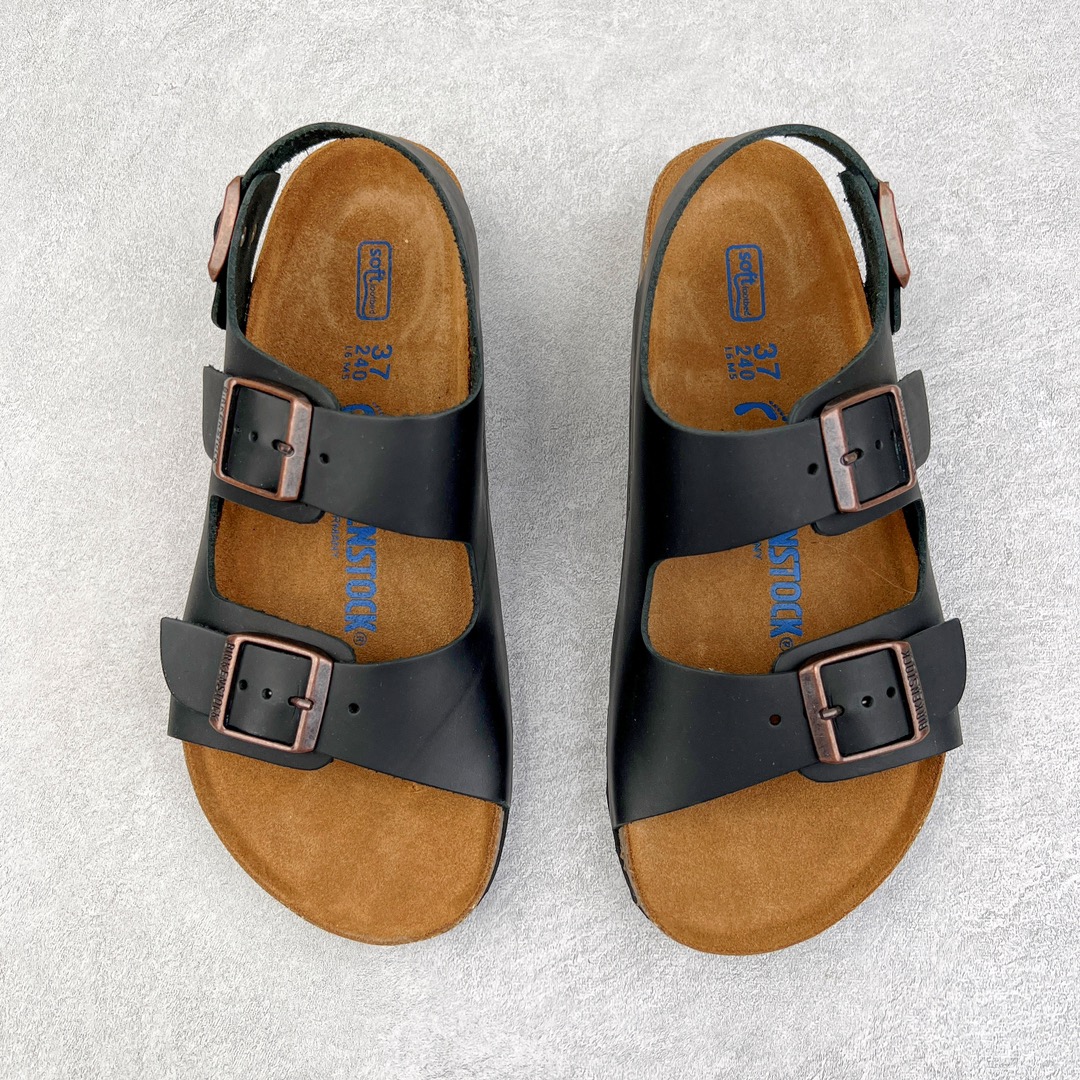 图片[2]-零售💰240 ＃DC Birkenstock Arizona 系列勃肯皮革绒面双扣时尚凉拖鞋 牛皮绒面革质地柔软 搭配可调节鞋扣提升穿着舒适度 人体工学设计分散脚部压力 保护脚踝 软木乳胶鞋床具有一定的收缩性 长时间穿着后能贴合脚型 EVA鞋底回弹性和抗张性力高 具有良好的防震、缓冲性  四季皆宜 柔软的鞋床采用额外的泡沫缓冲层 提供额外的舒适感和全天支撑 全网独家首发 源于德国的严谨工艺  牛巴戎面 中层松木 EVA 三层组合大底 优质牛皮面料五金扣 出口订单 尺码：35-44 编码：by2936040-运动鞋