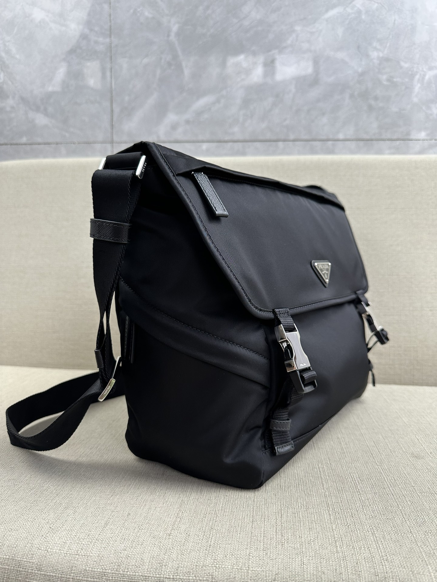 Prada High-level details, actual delivery photosBrothers, close your eyes and enterThe latest crossbody bag and messenger bag, available for men