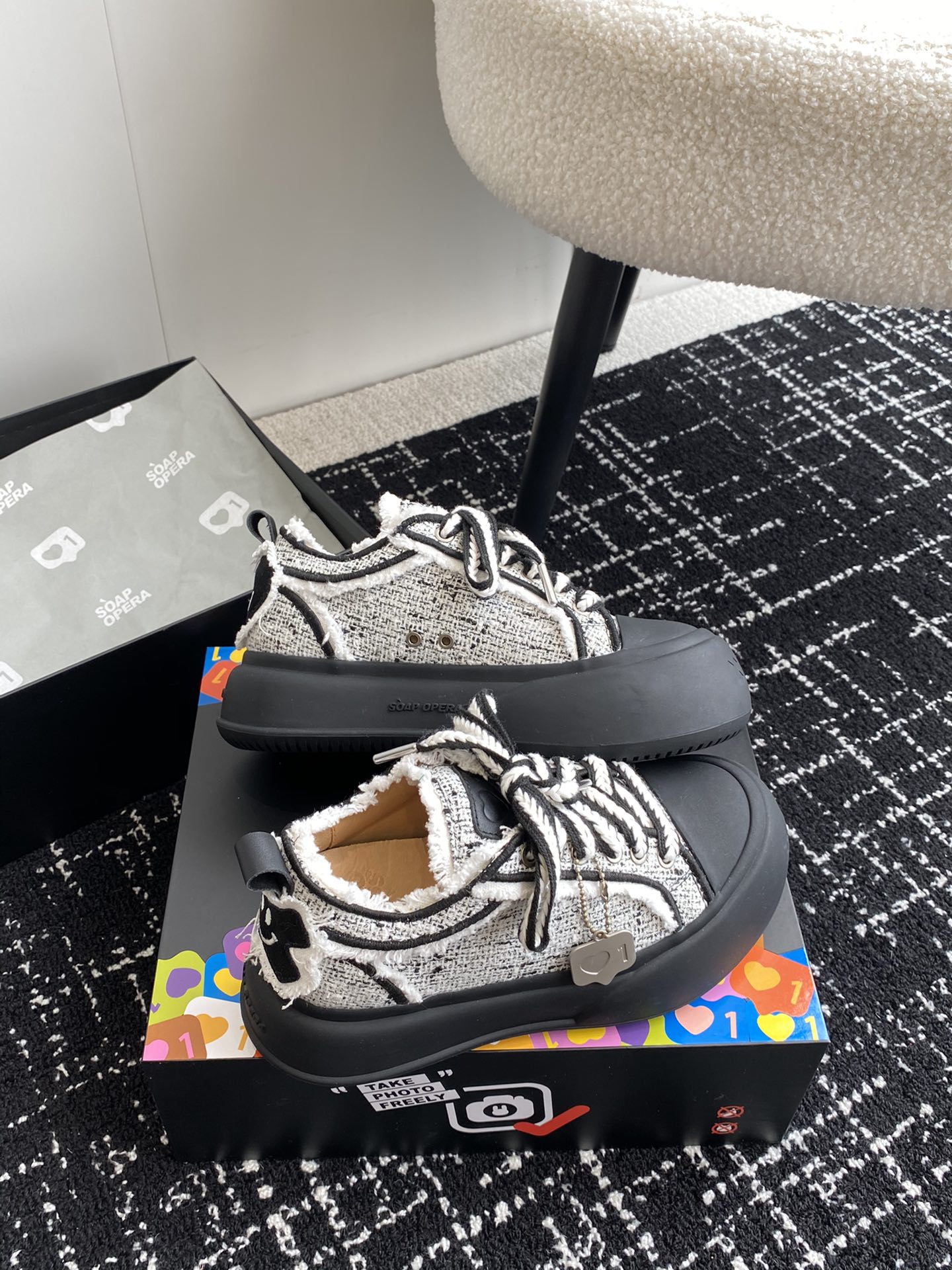 Alexander McQueen 代购版本