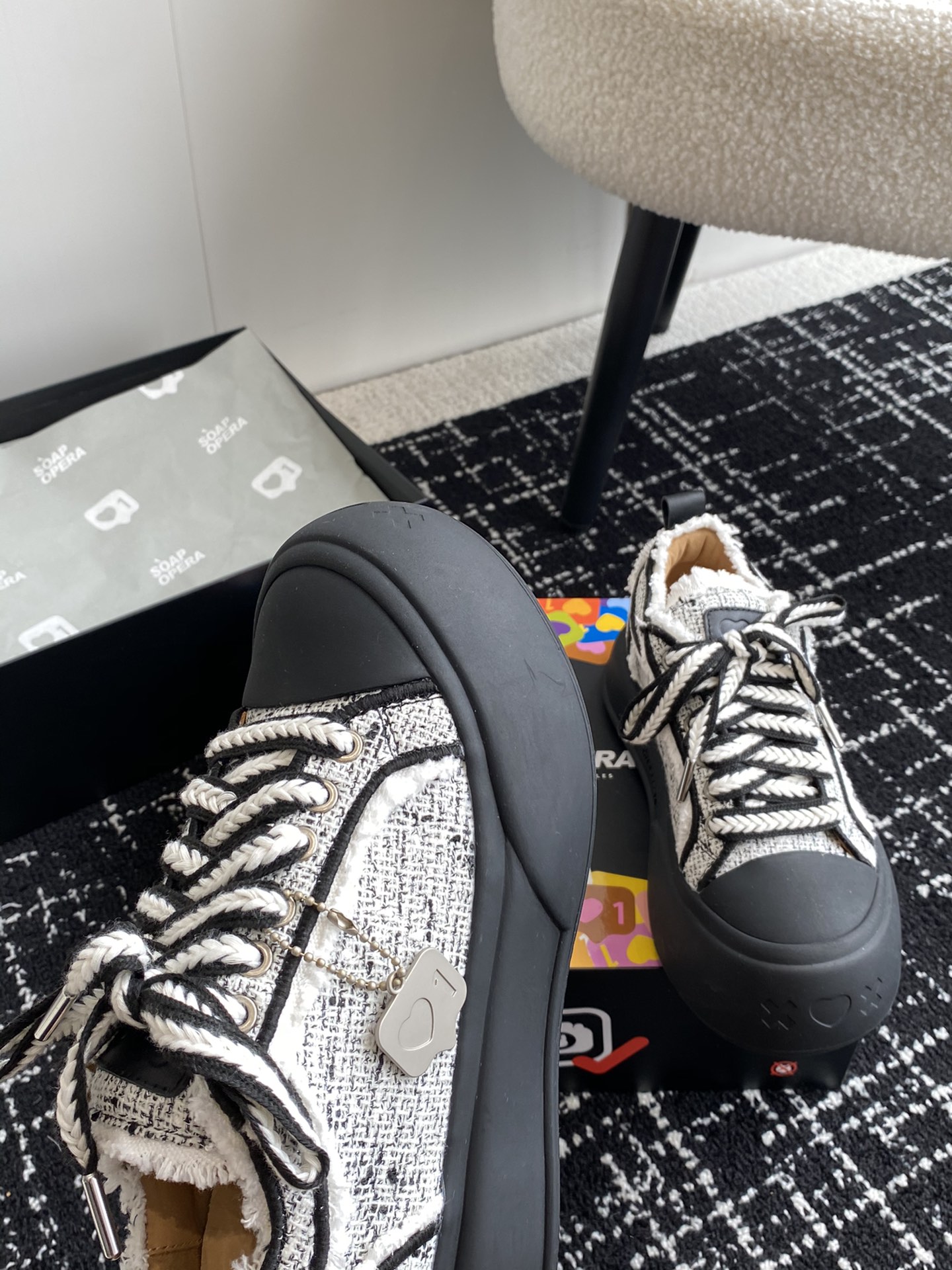 Alexander McQueen 代购版本