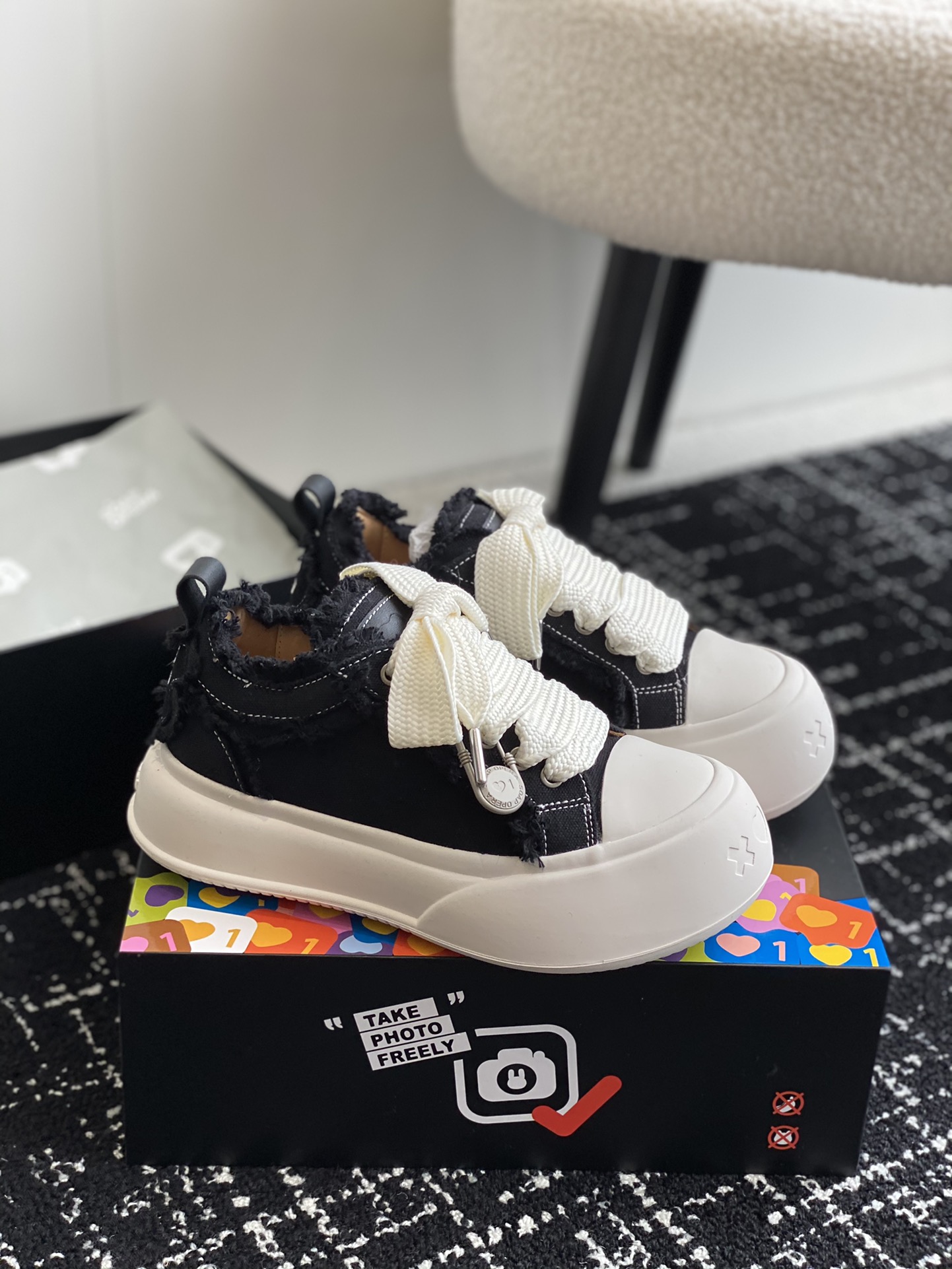 Alexander McQueen 代购版本