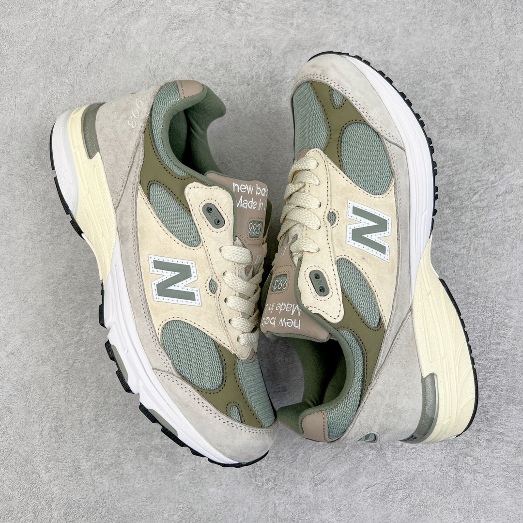 图片[3]-＃K版纯原 Kith x New Balance WR993KT1 新百伦NB993 联名灰绿 第三代总统复古慢跑鞋 鞋身以网眼鞋面结合同色系优质麂皮革构成，鞋舌处点缀 New Balance Made In USA 同色系刺绣标识，彰显鞋款身份。鞋侧点缀银色 \\\”993\\\” 字样，丰富鞋身设计的同时，构建时尚外观。鞋款搭载 ABZORB 缓震系统，通过缓冲和抗压性的结合来吸收冲击力，舒适功能升级。同时搭配泛黄做旧中底，打造丰富层次感，缔造出色复古韵味。尺码：36 37 37.5 38 38.5 39 40 40.5 41.5 42 42.5 43 44 44.5 45-选品中心