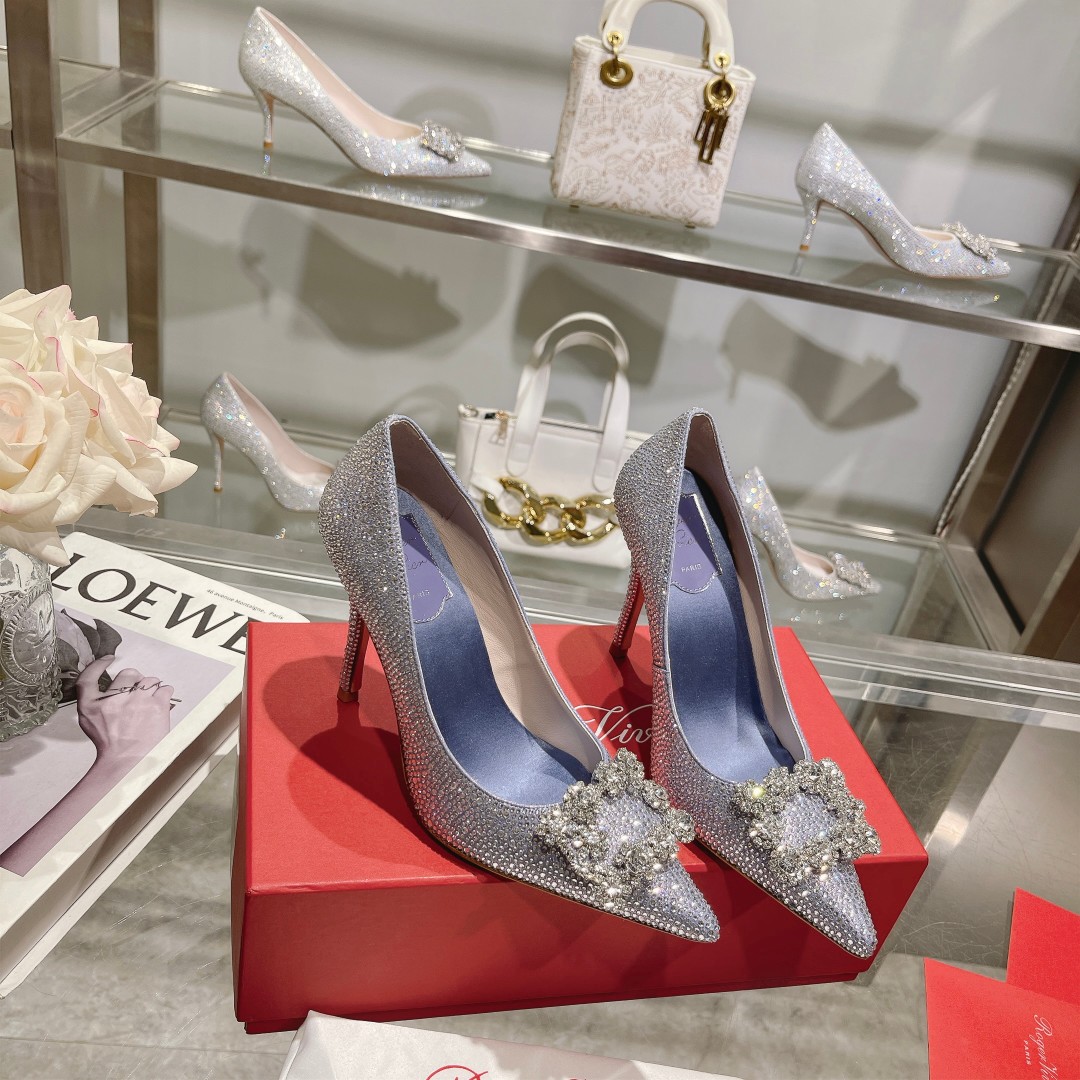 Roger Vivier: Empowering Women Through Glamorous Footwear - 图片 2