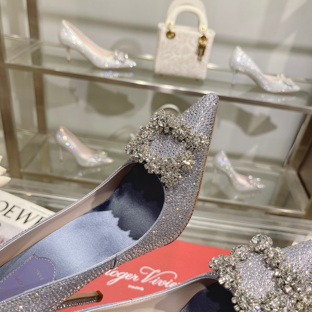Roger Vivier: Empowering Women Through Glamorous Footwear - 图片 6