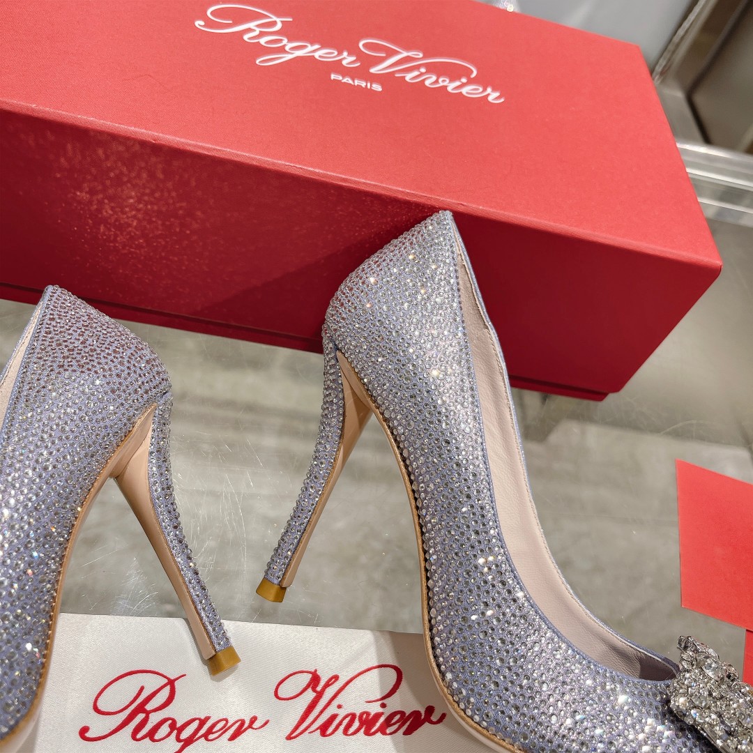 Roger Vivier: Empowering Women Through Glamorous Footwear - 图片 8
