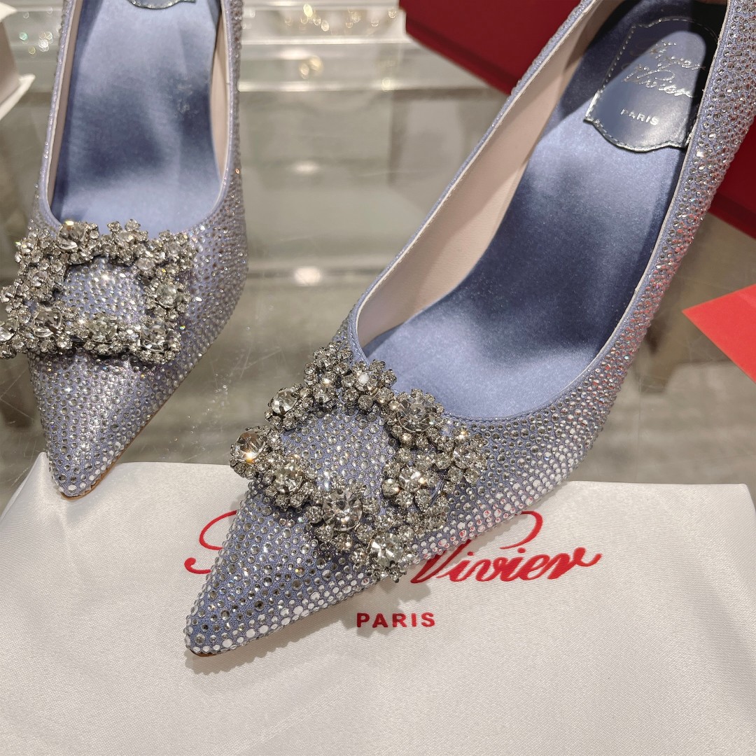 Roger Vivier: Empowering Women Through Glamorous Flower Strass High Heels - 图片 7