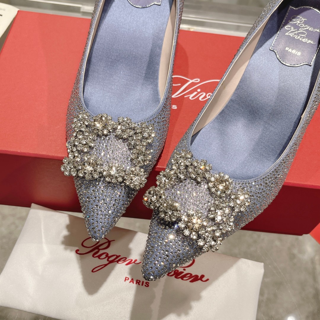 Roger Vivier: Empowering Women with Glamorous Flower Strass High Heels - 图片 7