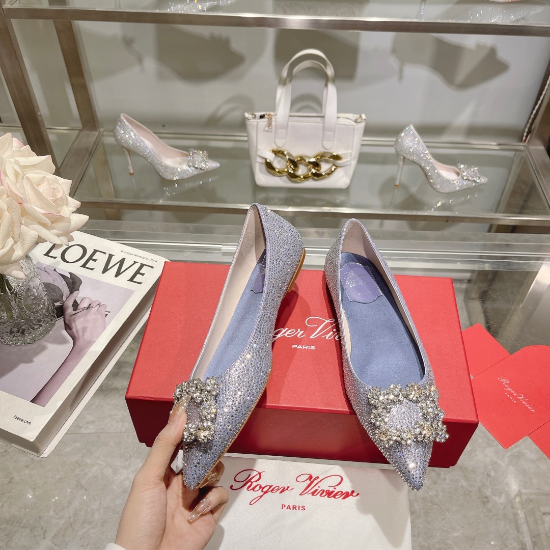 Roger Vivier: Empowering Women with Glamorous Flower Strass High Heels - 图片 2