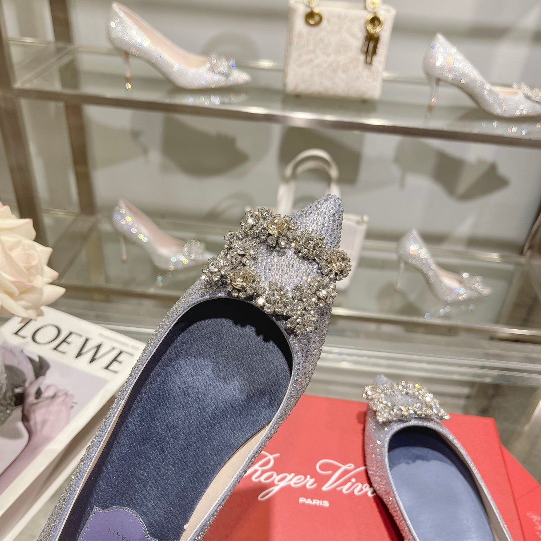 Roger Vivier: Empowering Women with Glamorous Flower Strass High Heels - 图片 8
