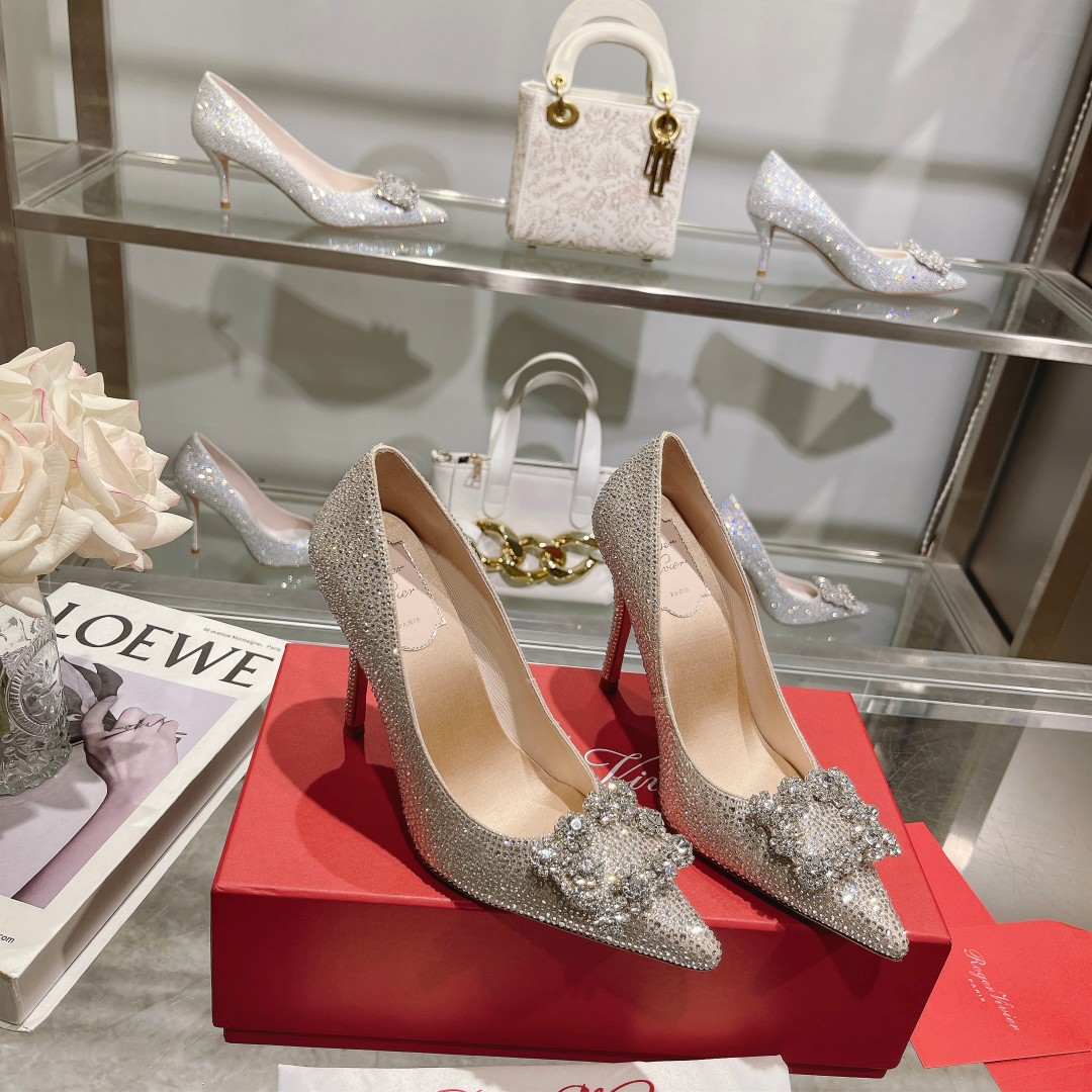Roger Vivier: Empowering Women with Glamorous Flower Strass High Heels - 图片 2