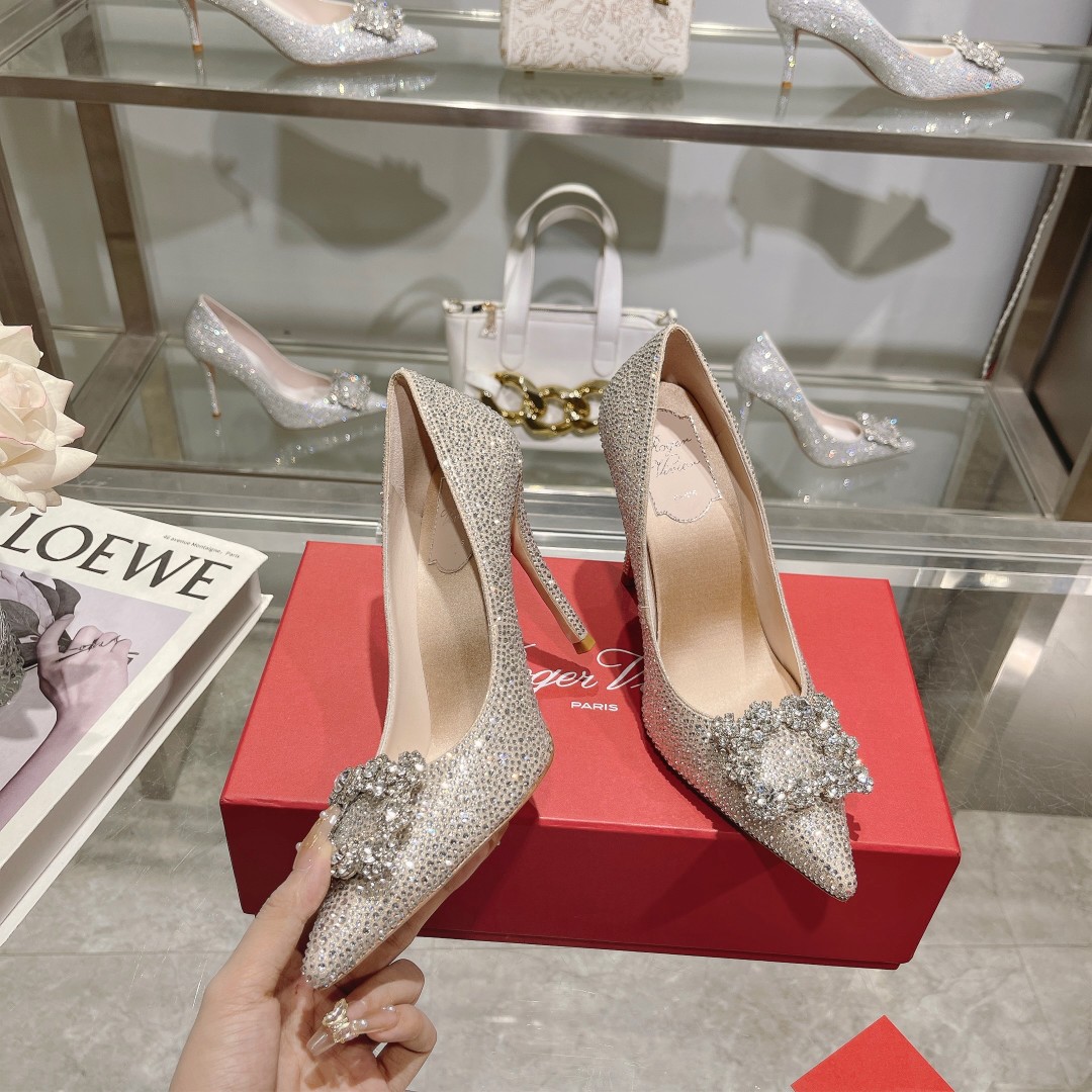 Roger Vivier: Empowering Women with Glamorous Flower Strass High Heels - 图片 6