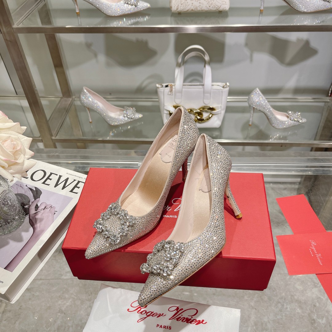 Roger Vivier: Empowering Women with Glamorous Flower Strass High Heels - 图片 3