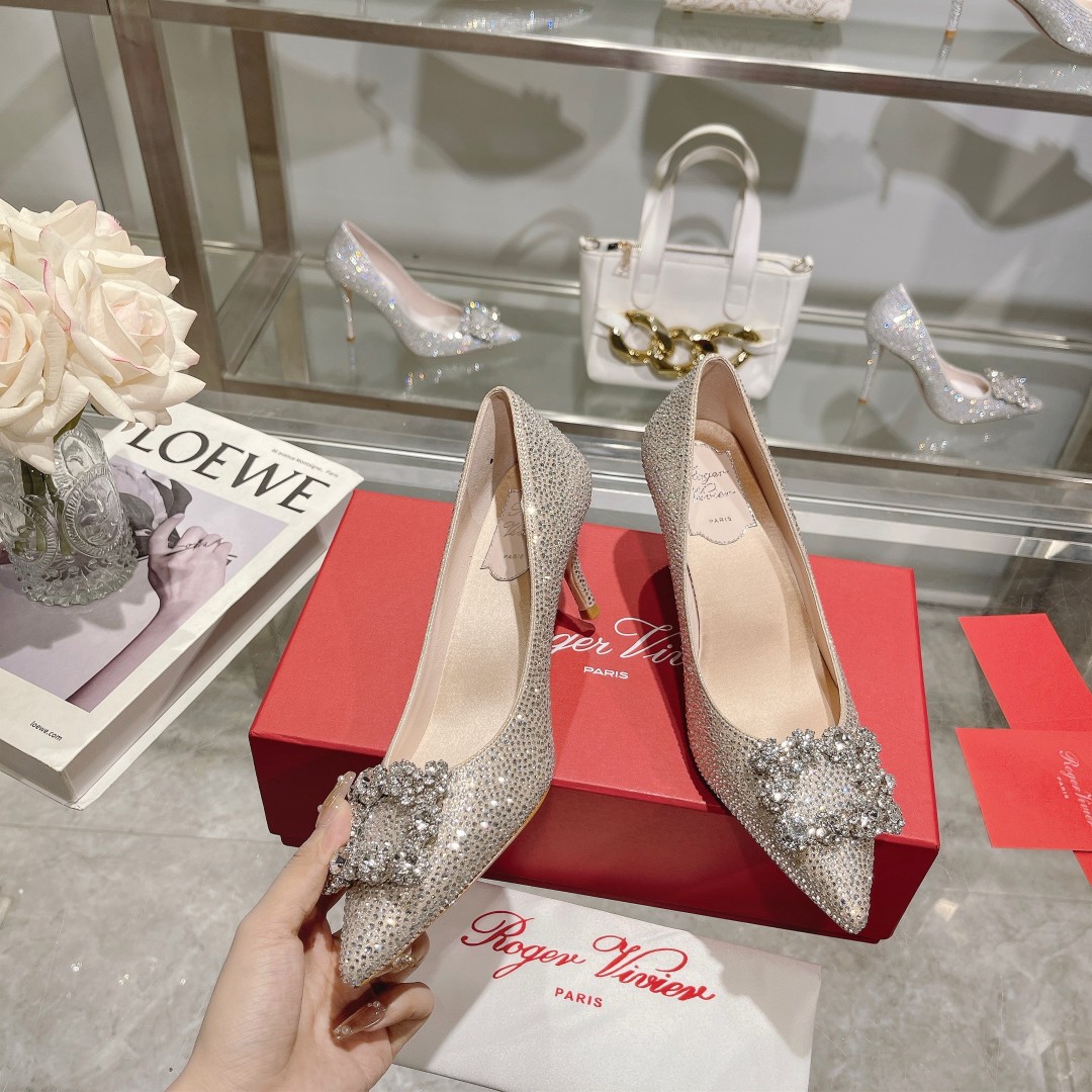 Roger Vivier’s Iconic Flower Strass High Heels for Powerful Women - 图片 2