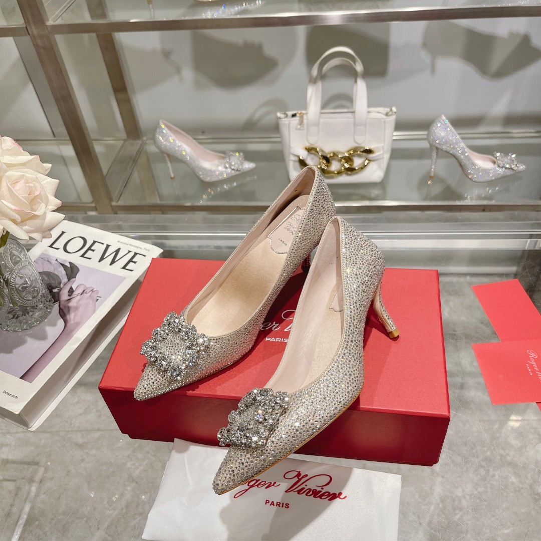 Roger Vivier’s Iconic Flower Strass High Heels for Powerful Women - 图片 4