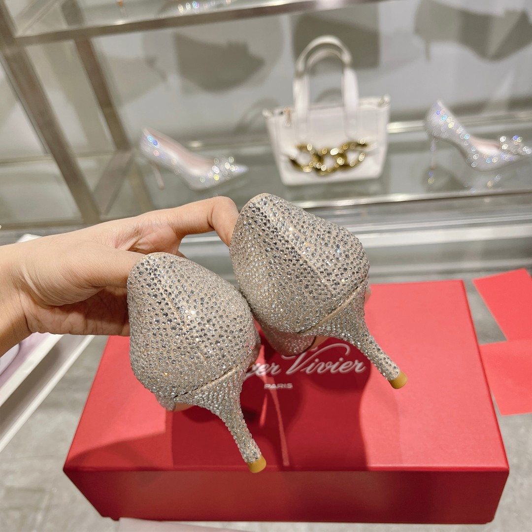 Roger Vivier’s Iconic Flower Strass High Heels for Powerful Women - 图片 8