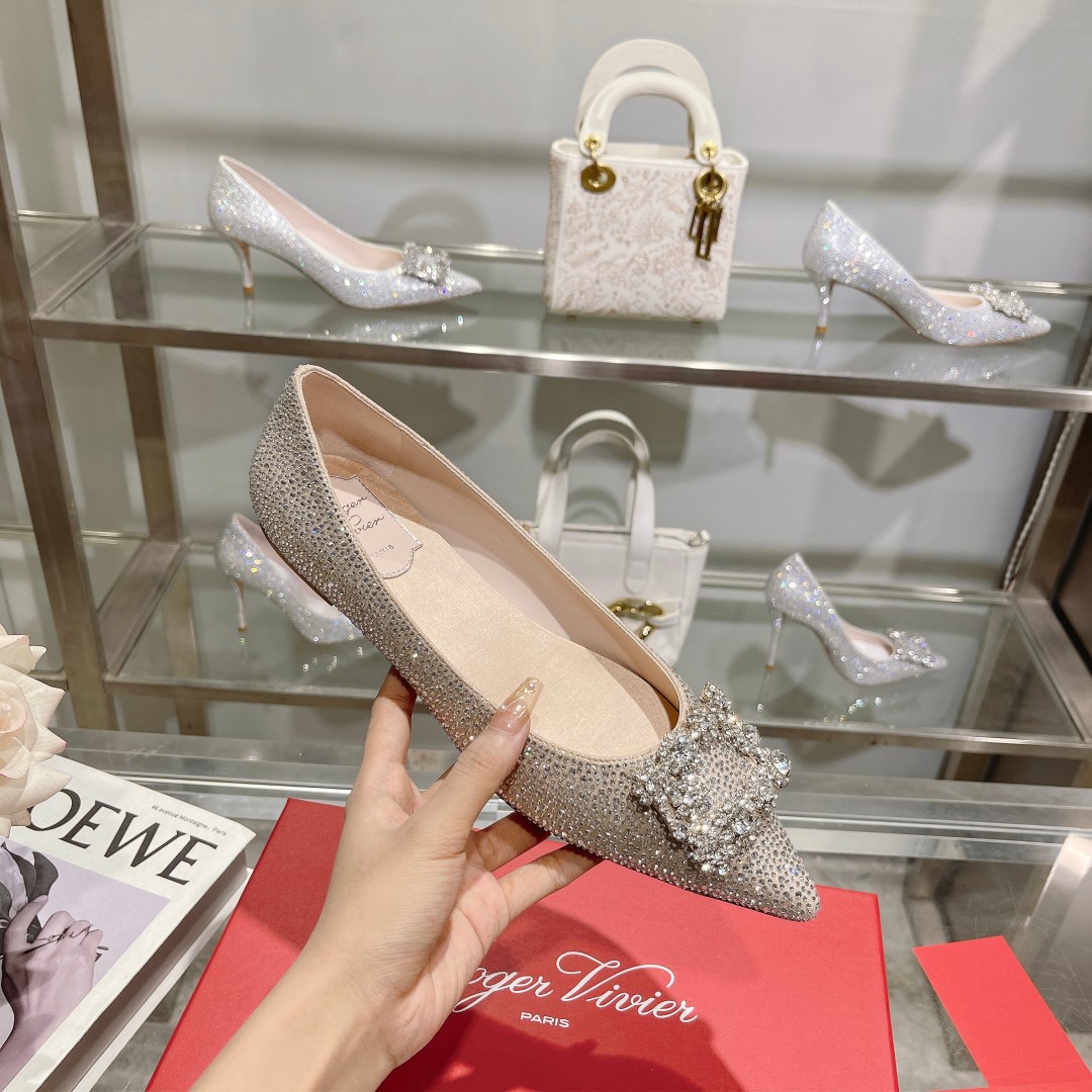 Roger Vivier’s Empowering Women: Flower Strass High Heels in Napa Leather - 图片 6